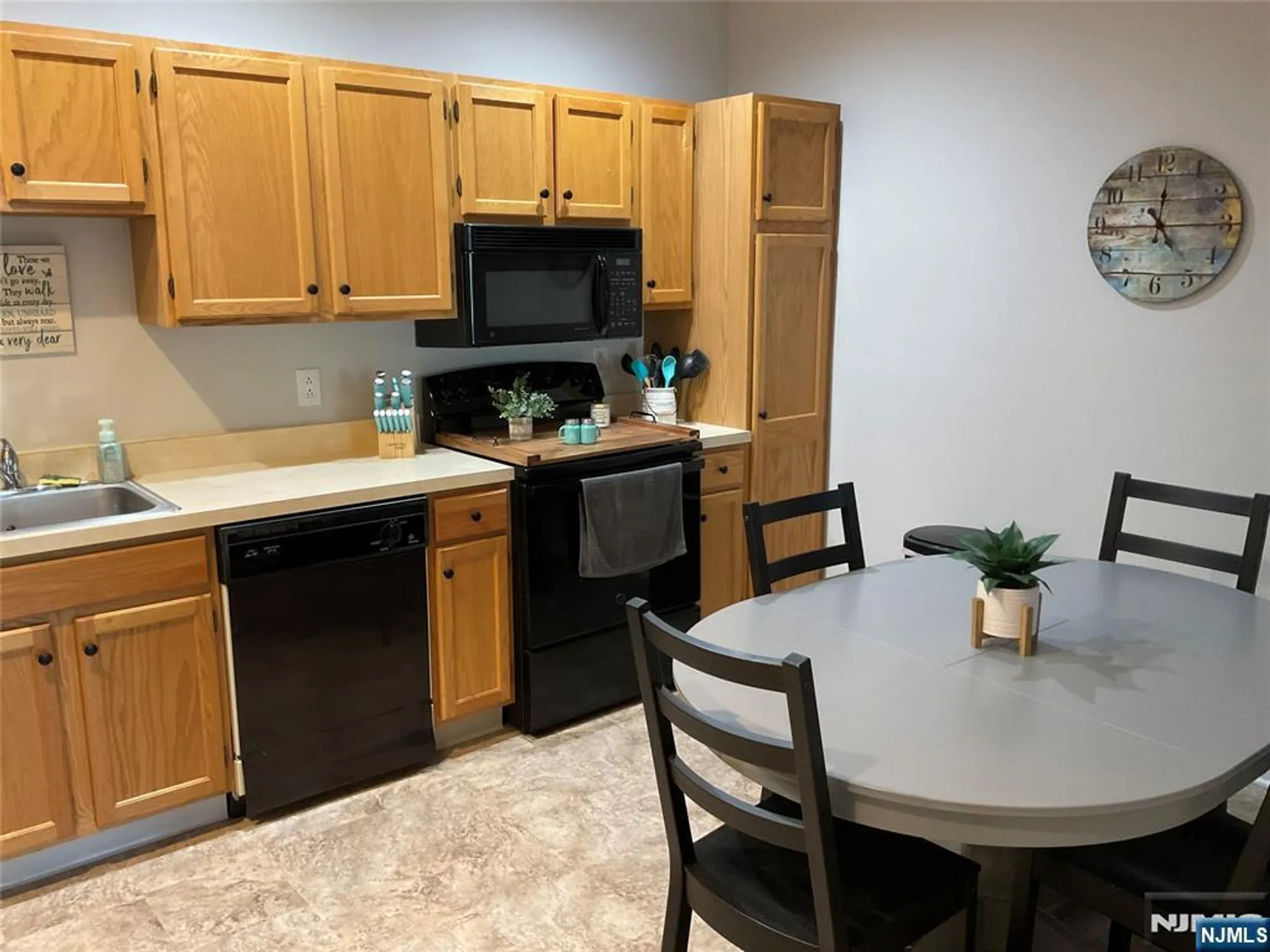 Property Slideshow image 5 of 28 | 5318 richmond rd, West Milford, NJ, 07480