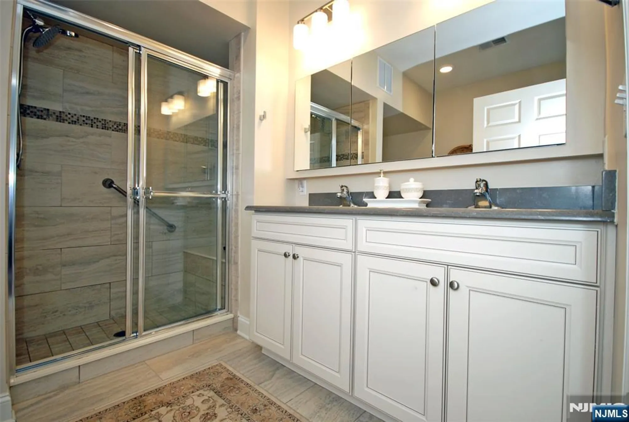 Property Slideshow image 15 of 39 | 5 granite rd unit d2, Woodland Park, NJ, 07424