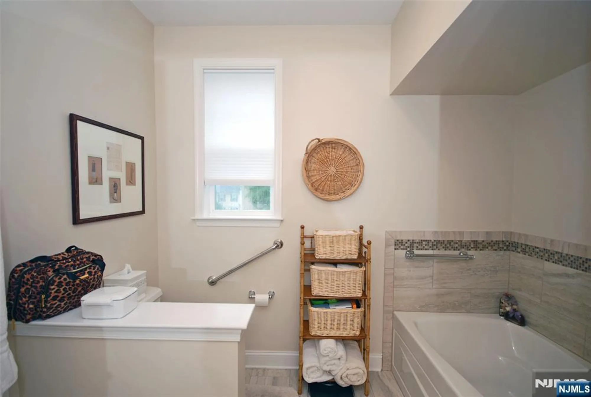 Property Slideshow image 16 of 39 | 5 granite rd unit d2, Woodland Park, NJ, 07424