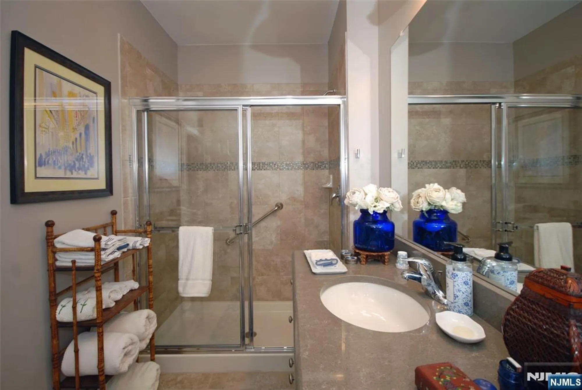 Property Slideshow image 21 of 39 | 5 granite rd unit d2, Woodland Park, NJ, 07424