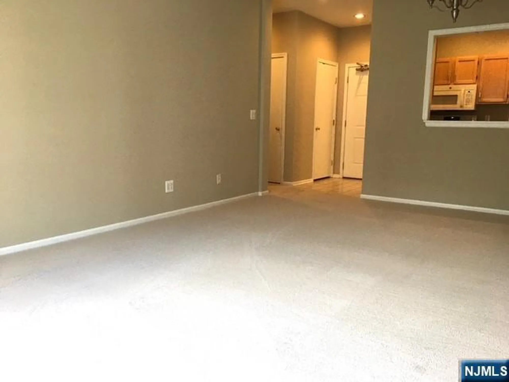 Property Slideshow image 5 of 11 | 4 richmond rd 112, West Milford, NJ, 07480