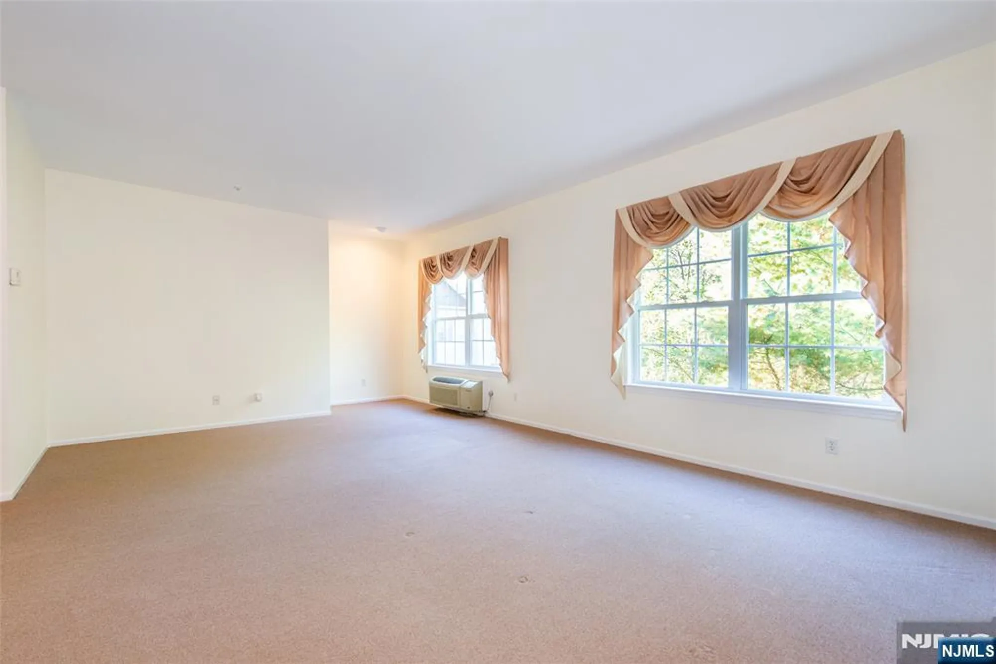 Property Slideshow image 2 of 29 | 7311 richmond rd # 311, West Milford, NJ, 07480