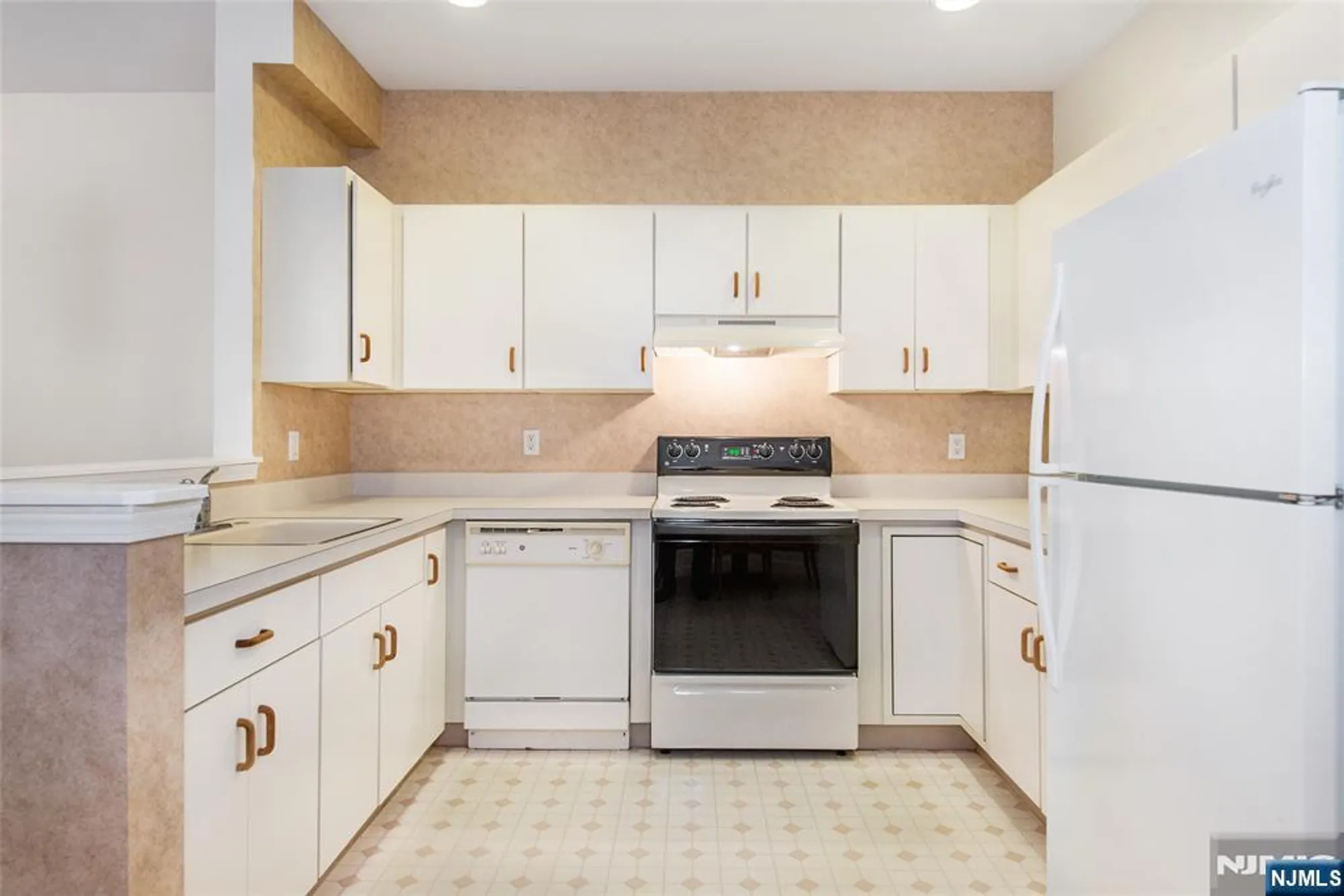 Property Slideshow image 12 of 29 | 7311 richmond rd # 311, West Milford, NJ, 07480