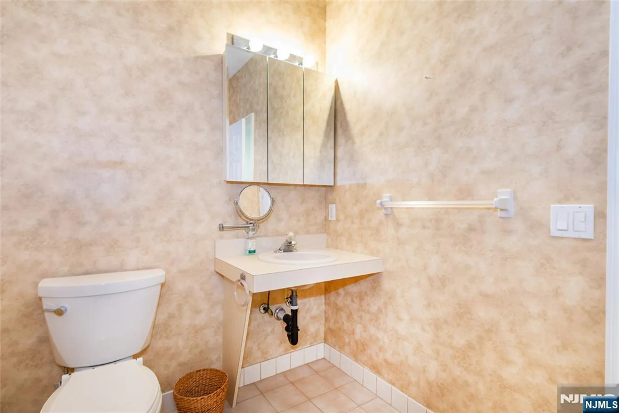 Property Slideshow image 17 of 29 | 7311 richmond rd # 311, West Milford, NJ, 07480