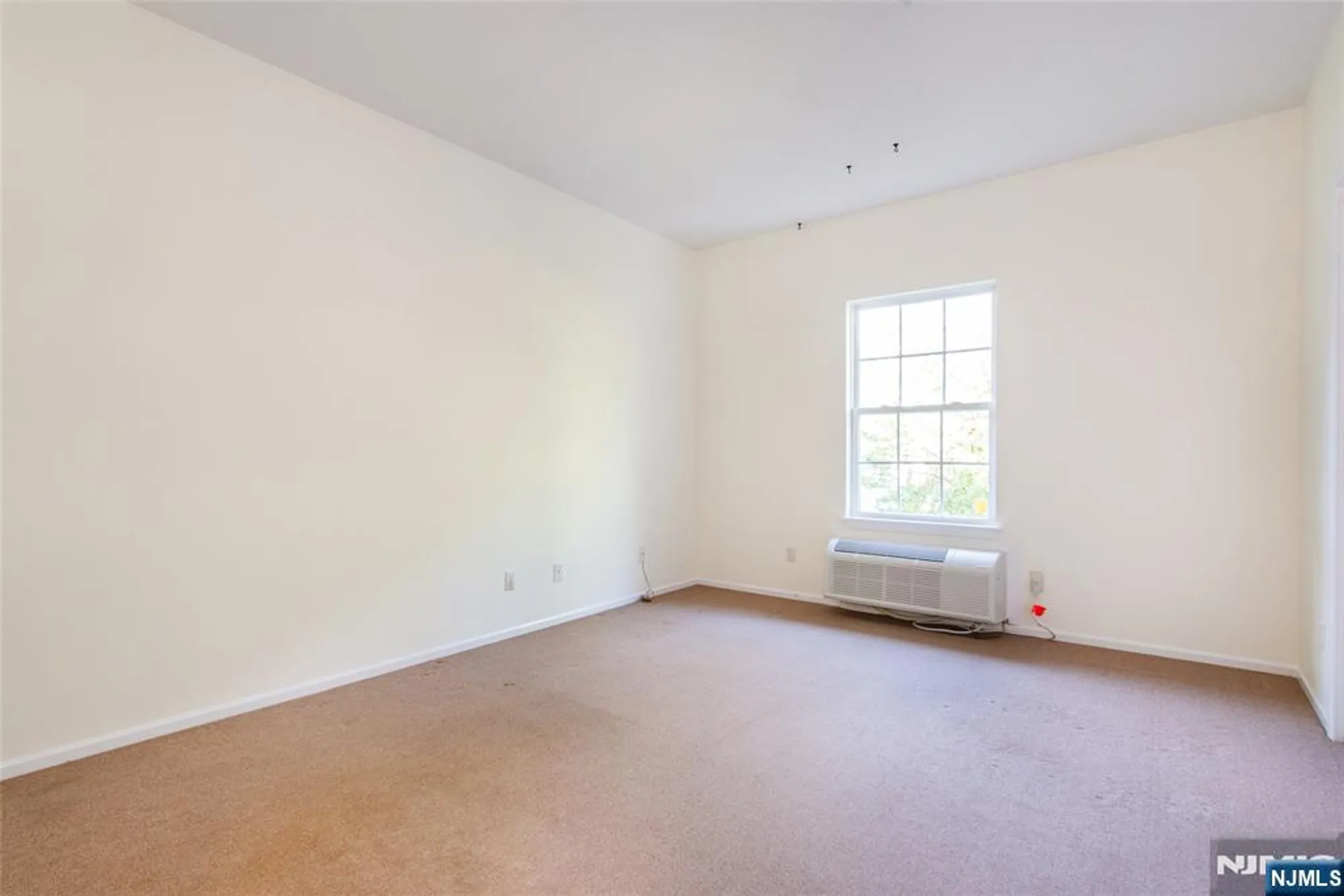 Property Slideshow image 19 of 29 | 7311 richmond rd # 311, West Milford, NJ, 07480