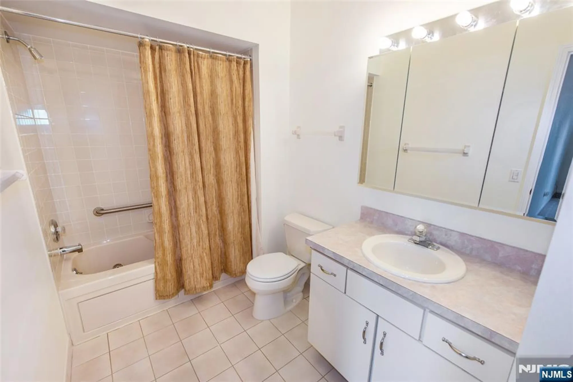 Property Slideshow image 27 of 29 | 7311 richmond rd # 311, West Milford, NJ, 07480
