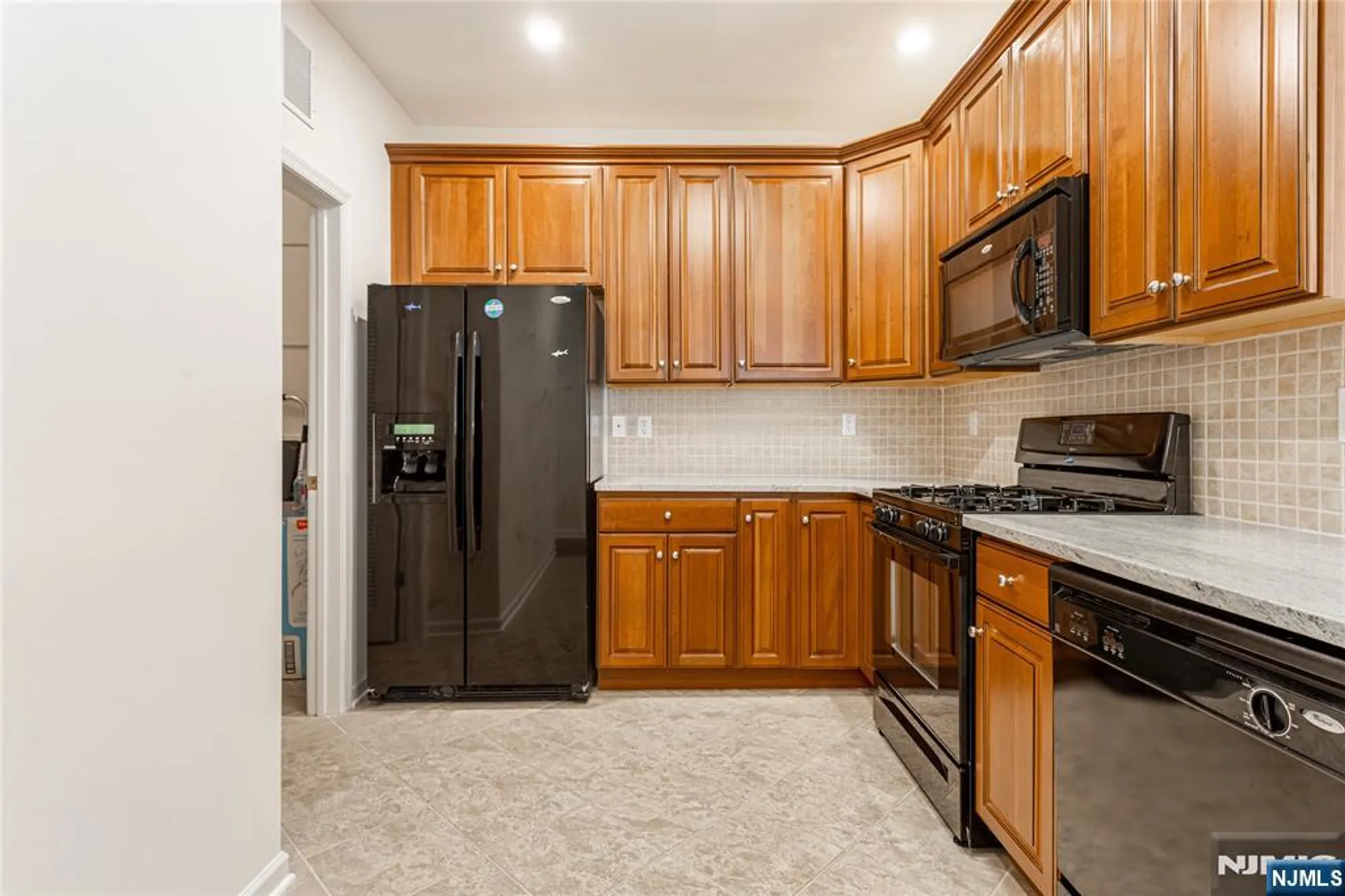 Property Slideshow image 11 of 38 | 40 azalea dr 3517, Old Bridge, NJ, 08857