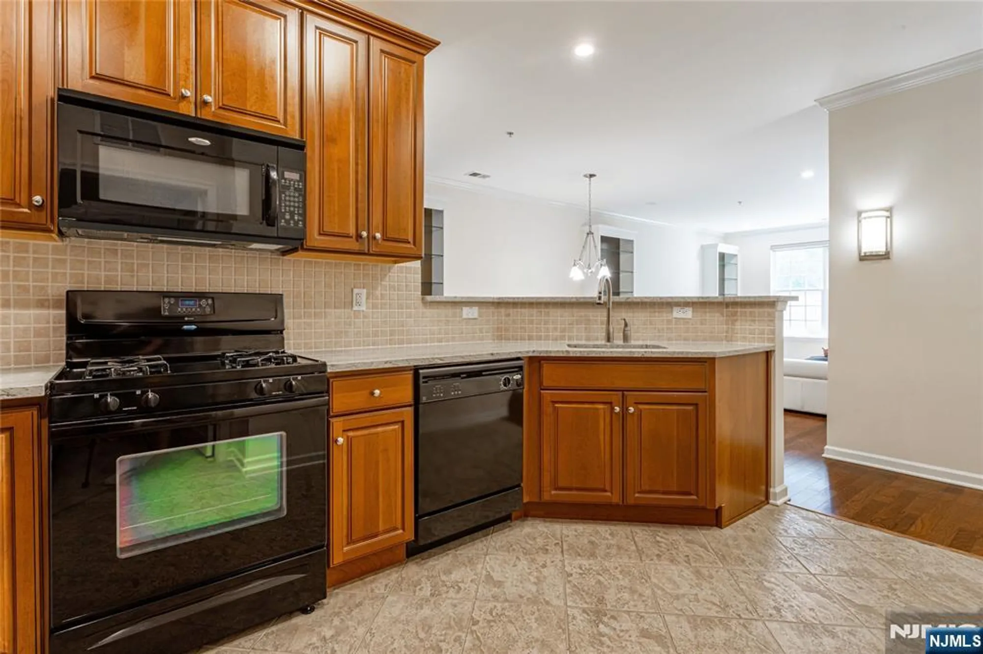 Property Slideshow image 13 of 38 | 40 azalea dr 3517, Old Bridge, NJ, 08857
