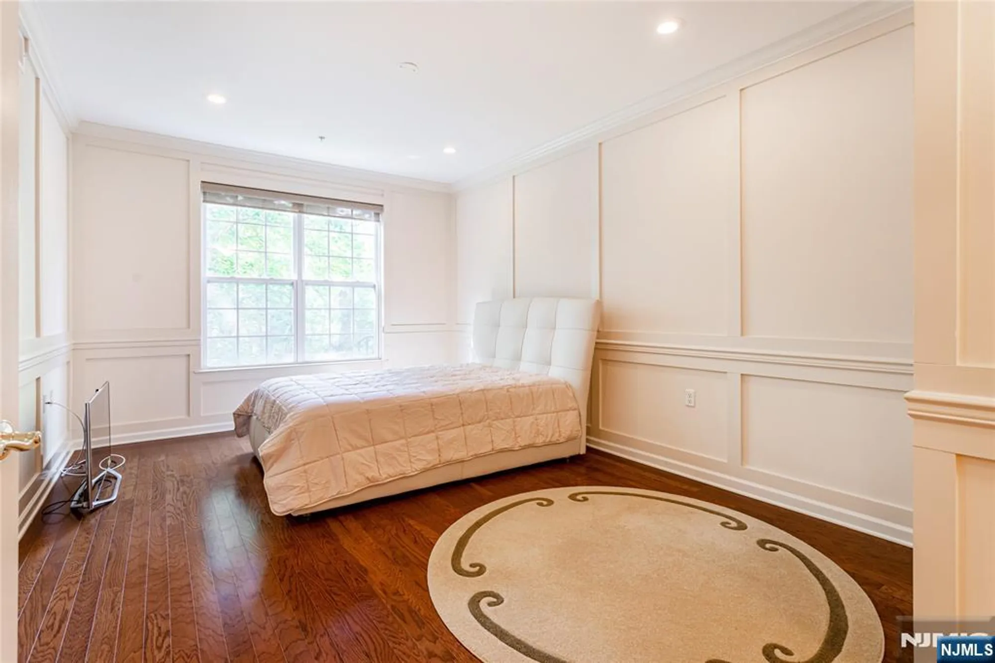 Property Slideshow image 19 of 38 | 40 azalea dr 3517, Old Bridge, NJ, 08857