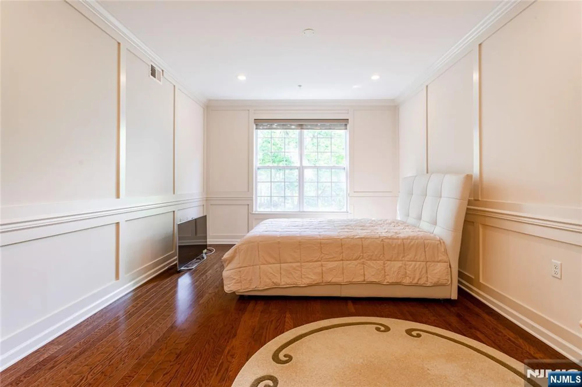 Property Slideshow image 20 of 38 | 40 azalea dr 3517, Old Bridge, NJ, 08857