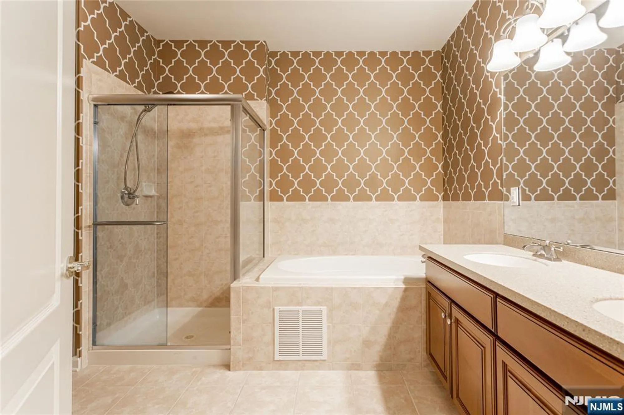 Property Slideshow image 21 of 38 | 40 azalea dr 3517, Old Bridge, NJ, 08857