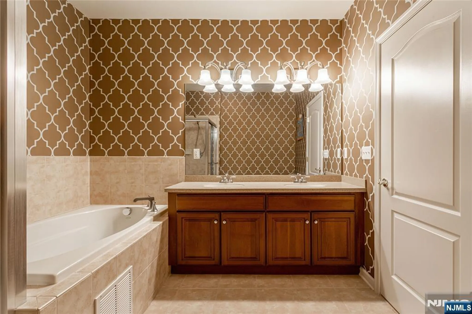 Property Slideshow image 23 of 38 | 40 azalea dr 3517, Old Bridge, NJ, 08857