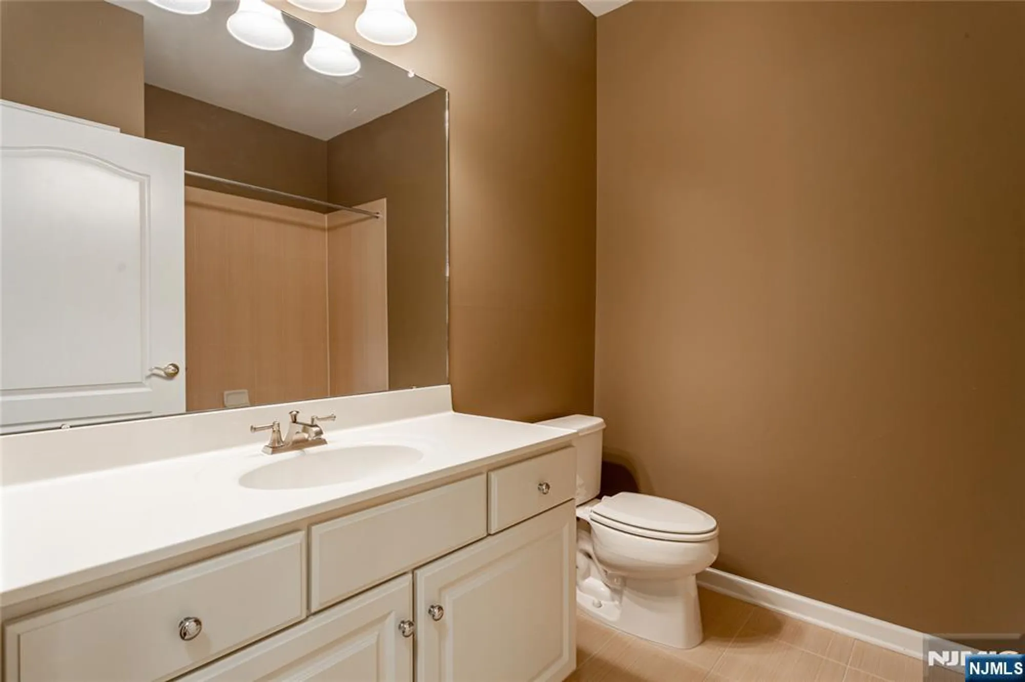 Property Slideshow image 28 of 38 | 40 azalea dr 3517, Old Bridge, NJ, 08857