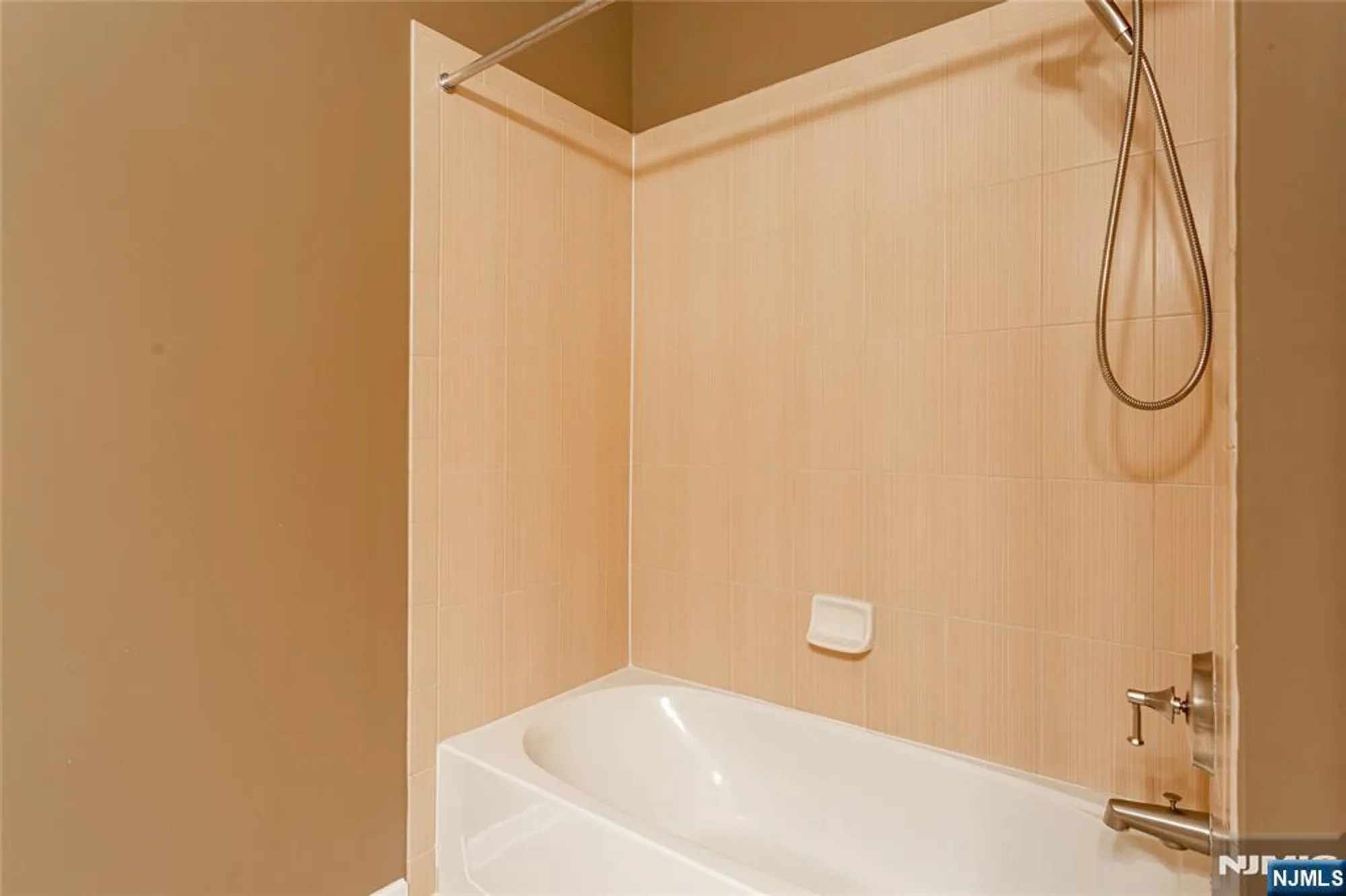 Property Slideshow image 29 of 38 | 40 azalea dr 3517, Old Bridge, NJ, 08857