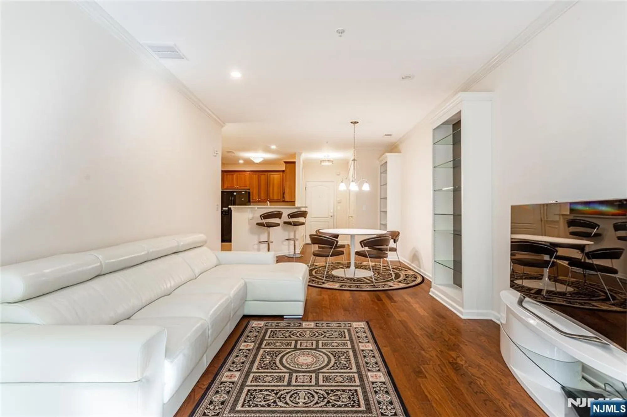 Property Slideshow image 4 of 38 | 40 azalea dr 3517, Old Bridge, NJ, 08857