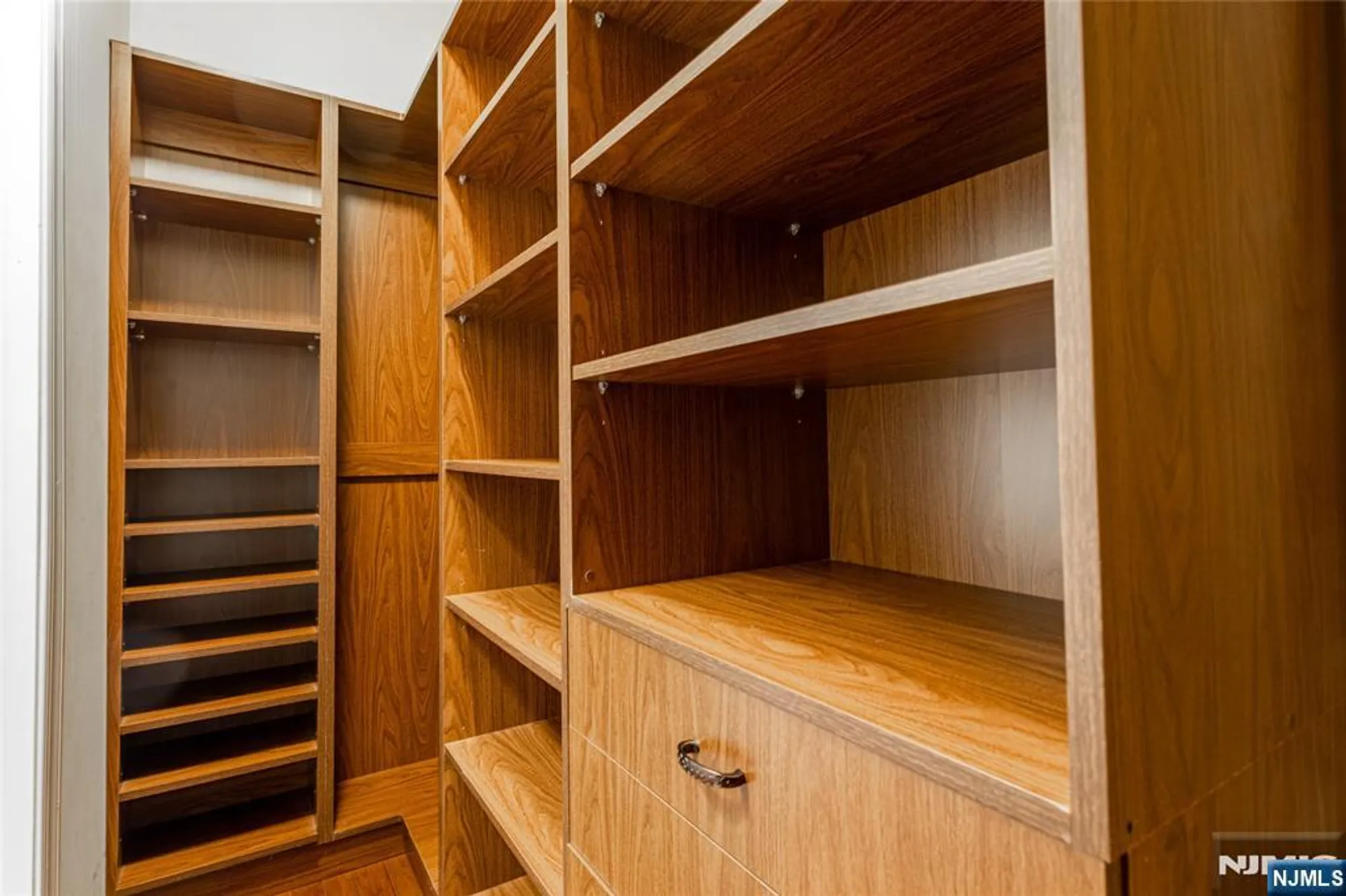 Property Slideshow image 32 of 38 | 40 azalea dr 3517, Old Bridge, NJ, 08857