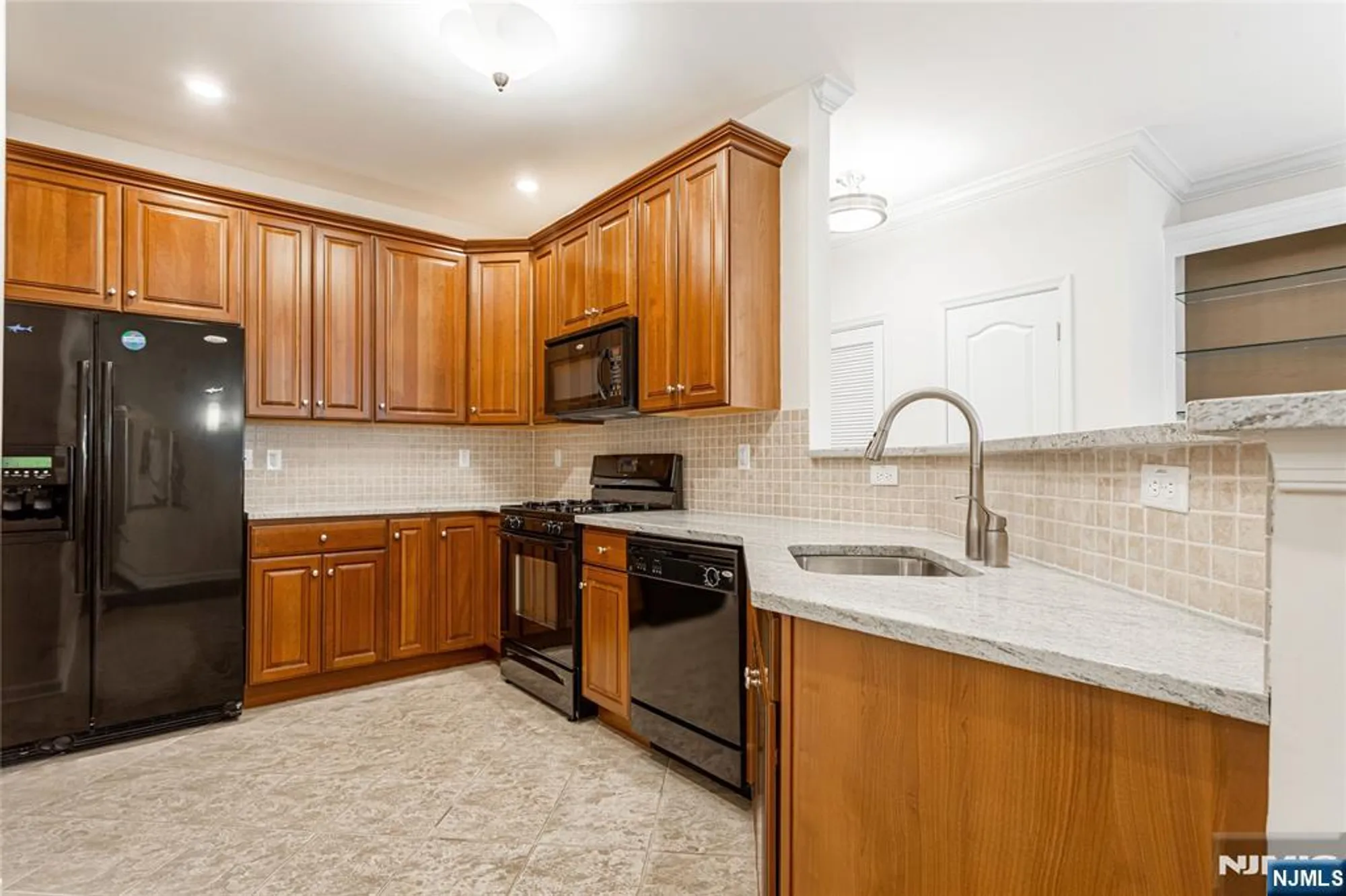 Property Slideshow image 10 of 38 | 40 azalea dr 3517, Old Bridge, NJ, 08857