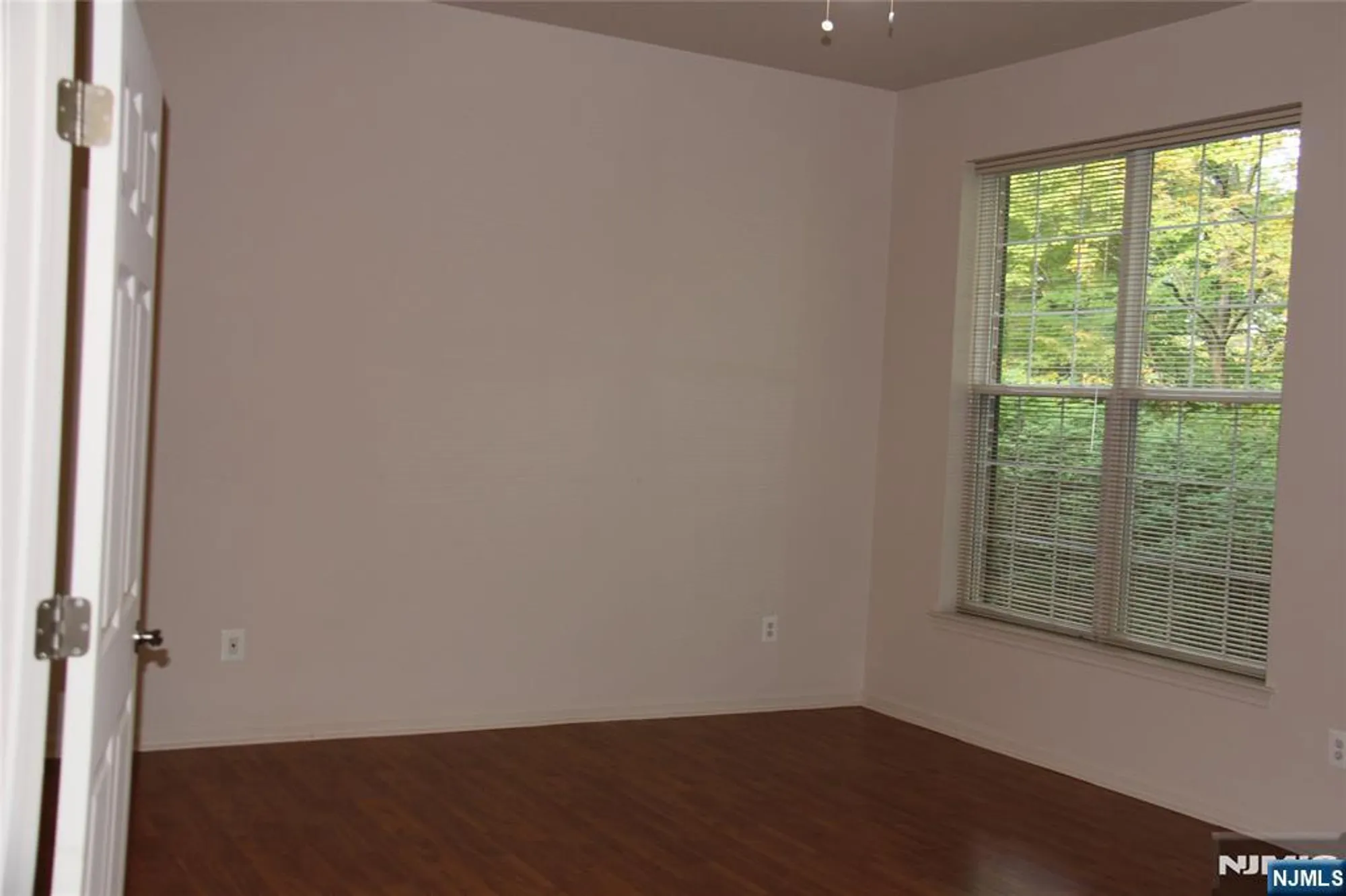 Property Slideshow image 12 of 40 | 705 four seasons dr, Wayne, NJ, 07470