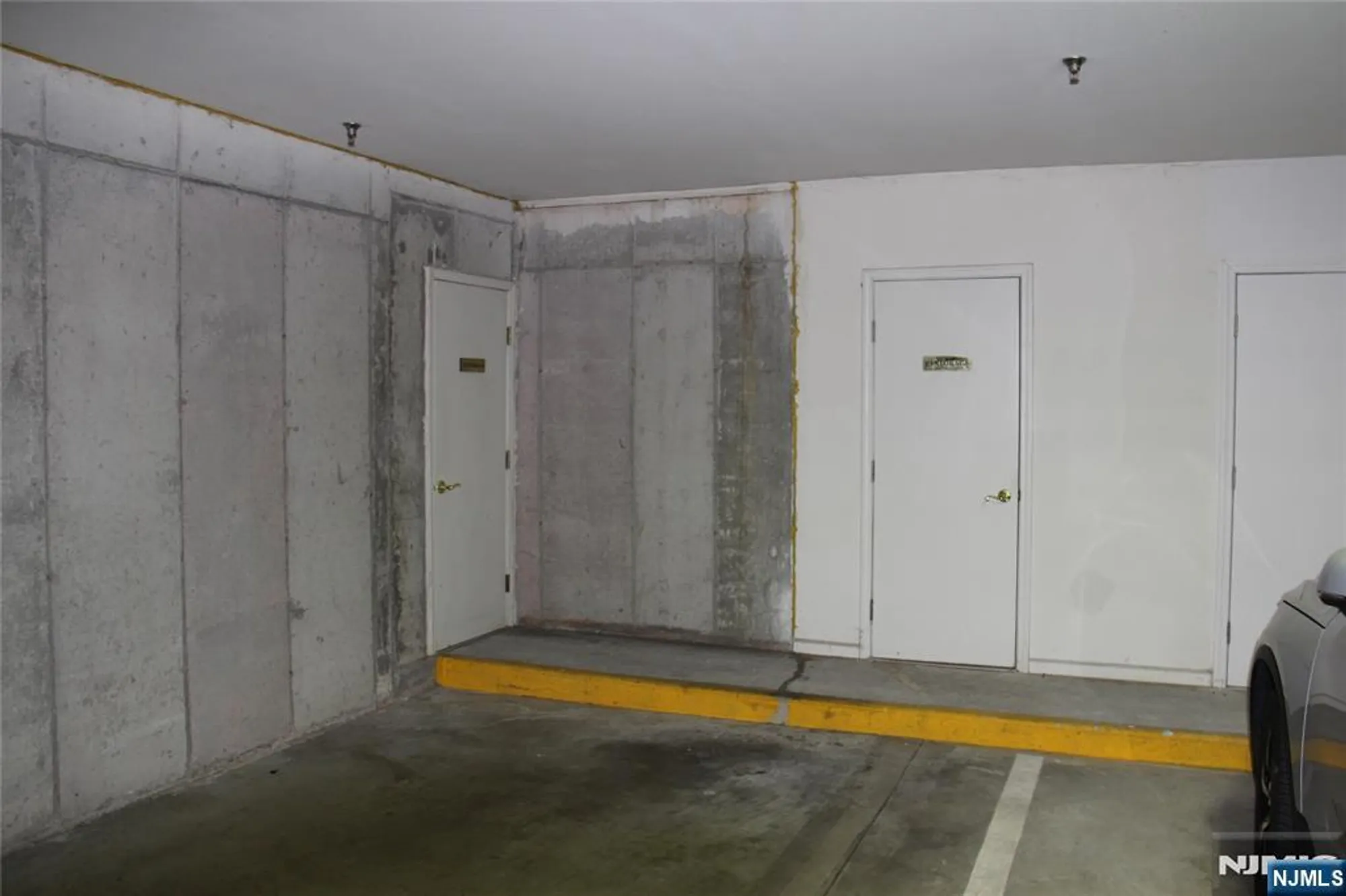 Property Slideshow image 34 of 40 | 705 four seasons dr, Wayne, NJ, 07470