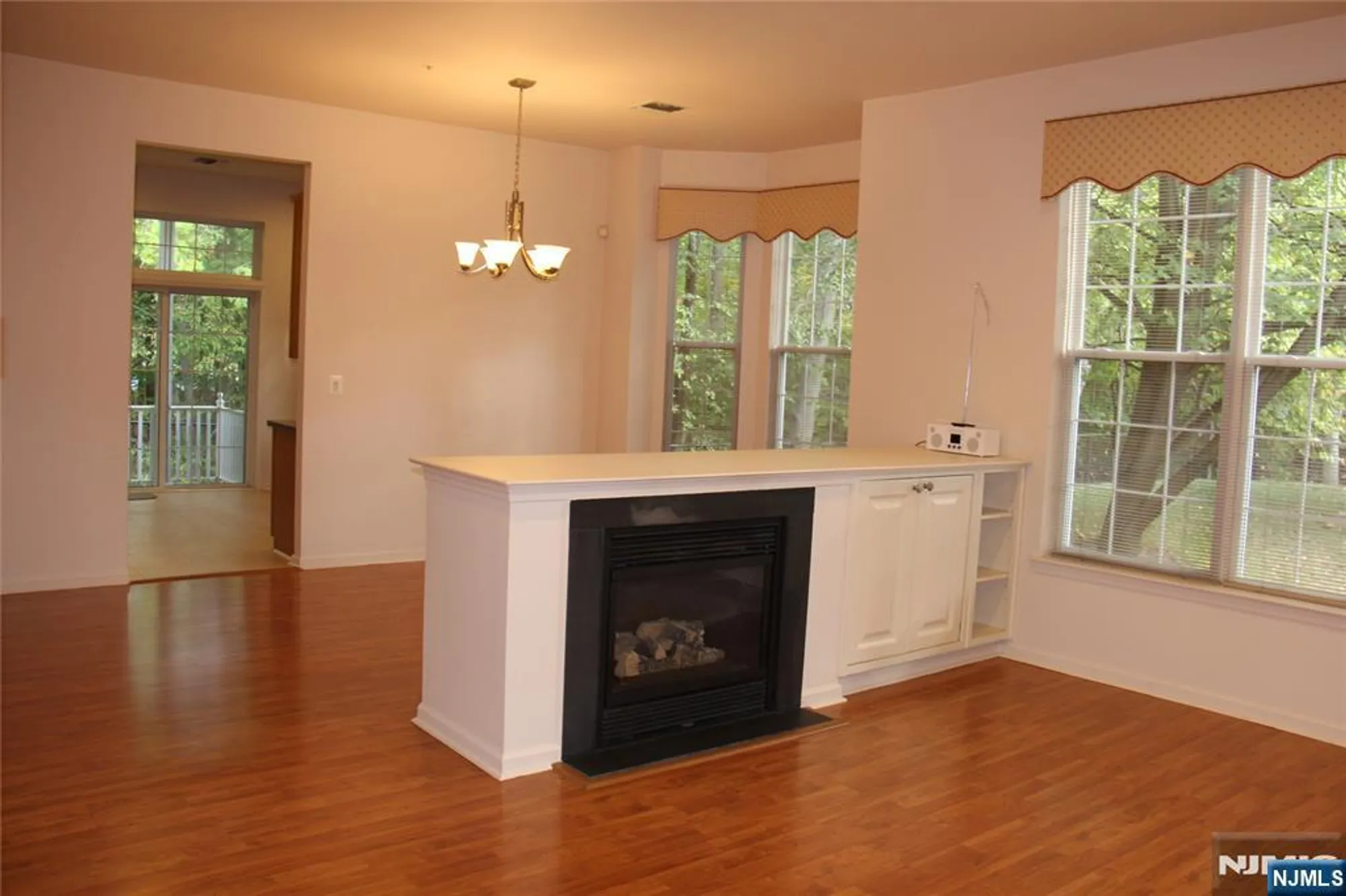 Property Slideshow image 8 of 40 | 705 four seasons dr, Wayne, NJ, 07470