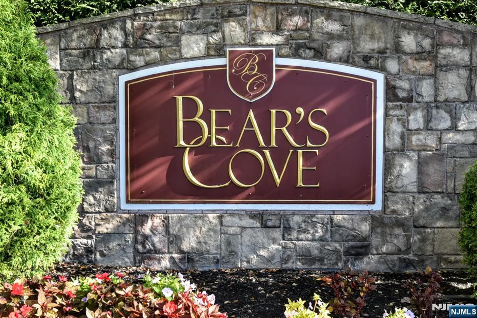 Property Slideshow image 1 of 38 | 45 windsor ln, Ramsey, NJ, 07446