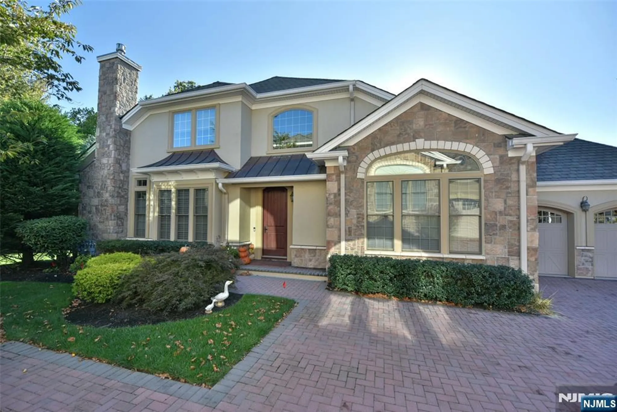 Property Slideshow image 2 of 38 | 45 windsor ln, Ramsey, NJ, 07446