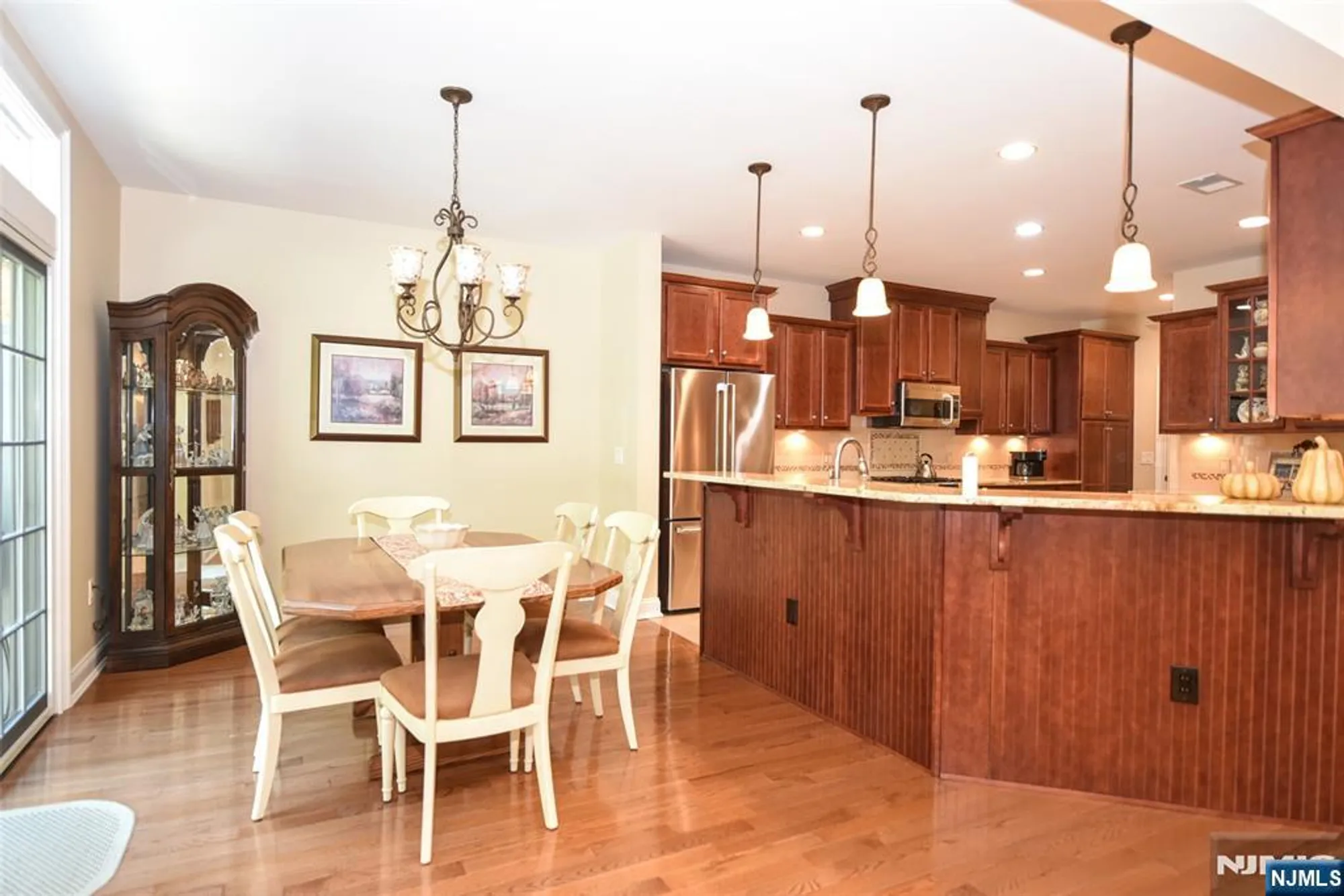 Property Slideshow image 15 of 38 | 45 windsor ln, Ramsey, NJ, 07446