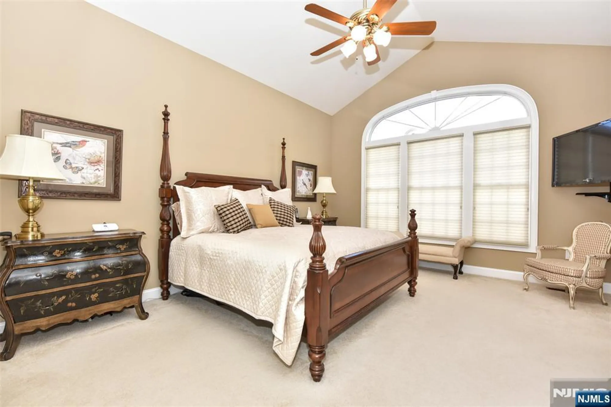 Property Slideshow image 24 of 38 | 45 windsor ln, Ramsey, NJ, 07446