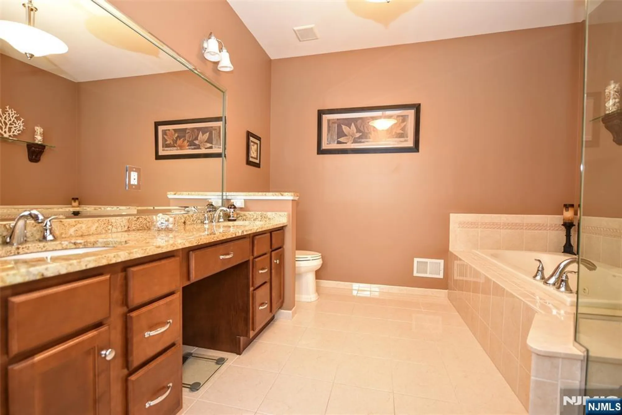 Property Slideshow image 25 of 38 | 45 windsor ln, Ramsey, NJ, 07446