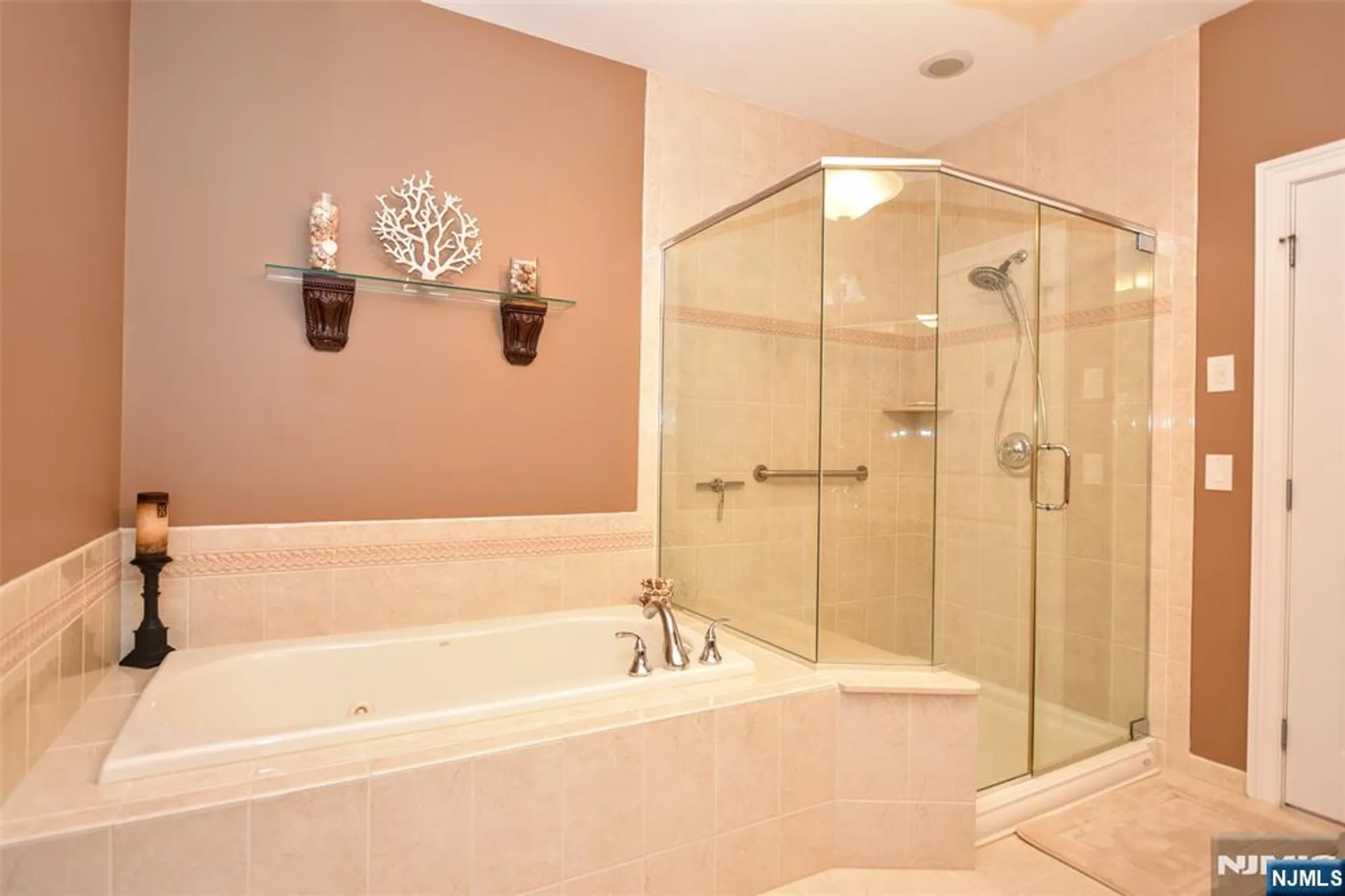 Property Slideshow image 26 of 38 | 45 windsor ln, Ramsey, NJ, 07446