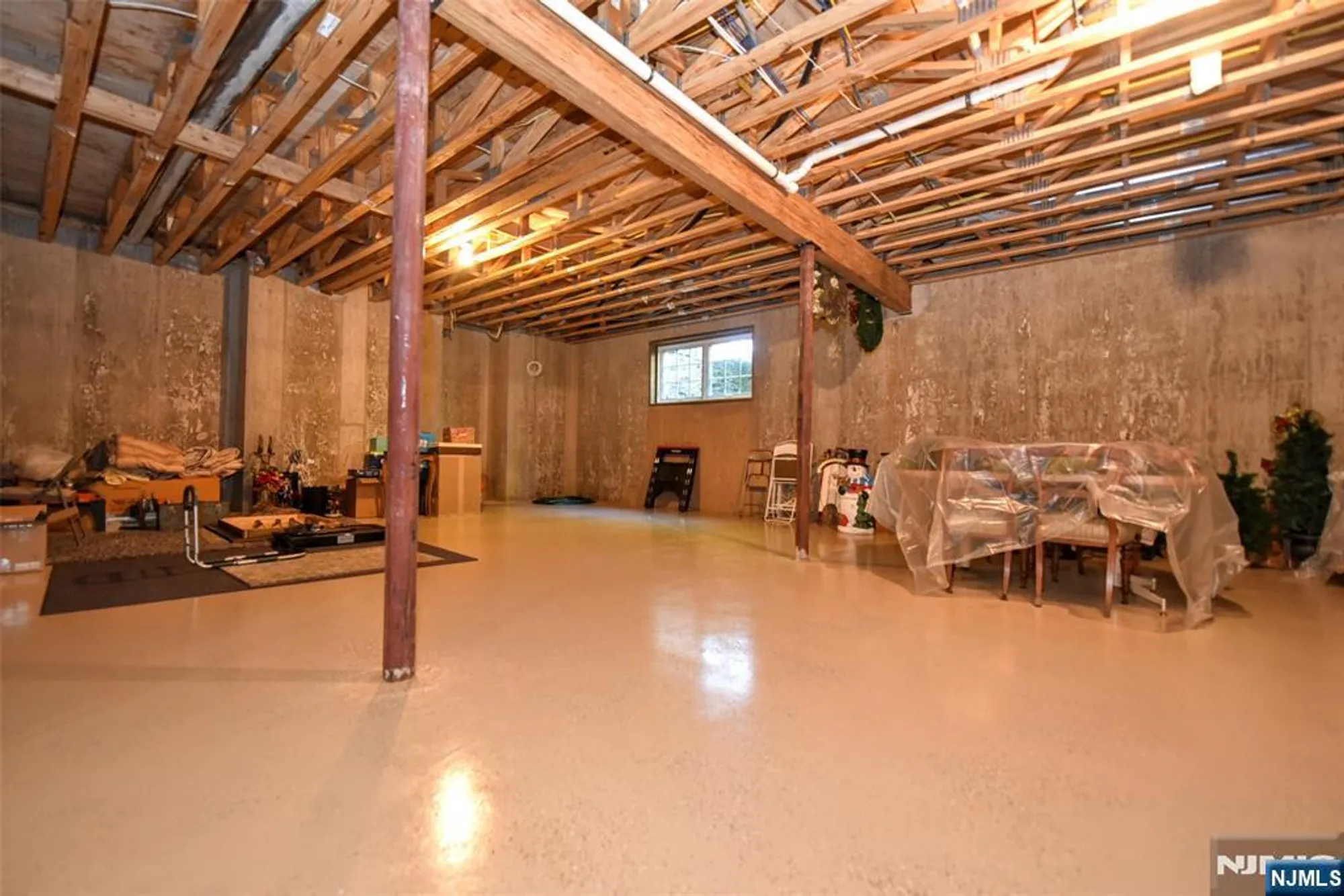 Property Slideshow image 28 of 38 | 45 windsor ln, Ramsey, NJ, 07446