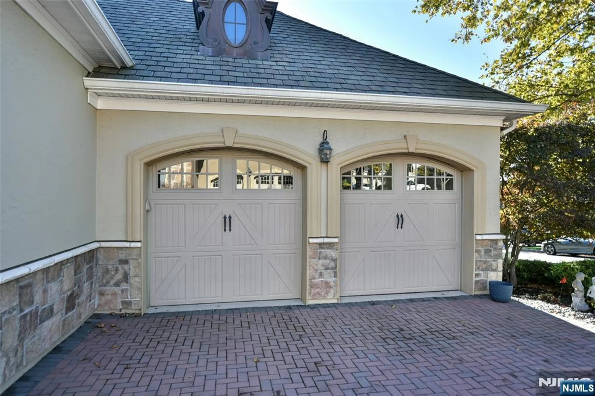 Property Slideshow image 5 of 38 | 45 windsor ln, Ramsey, NJ, 07446