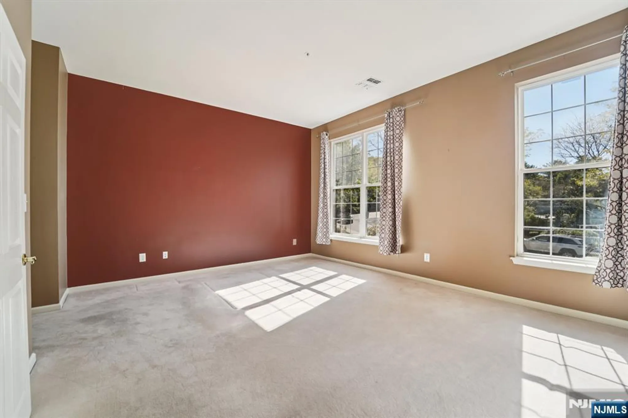 Property Slideshow image 13 of 38 | 801 four seasons dr, Wayne, NJ, 07470