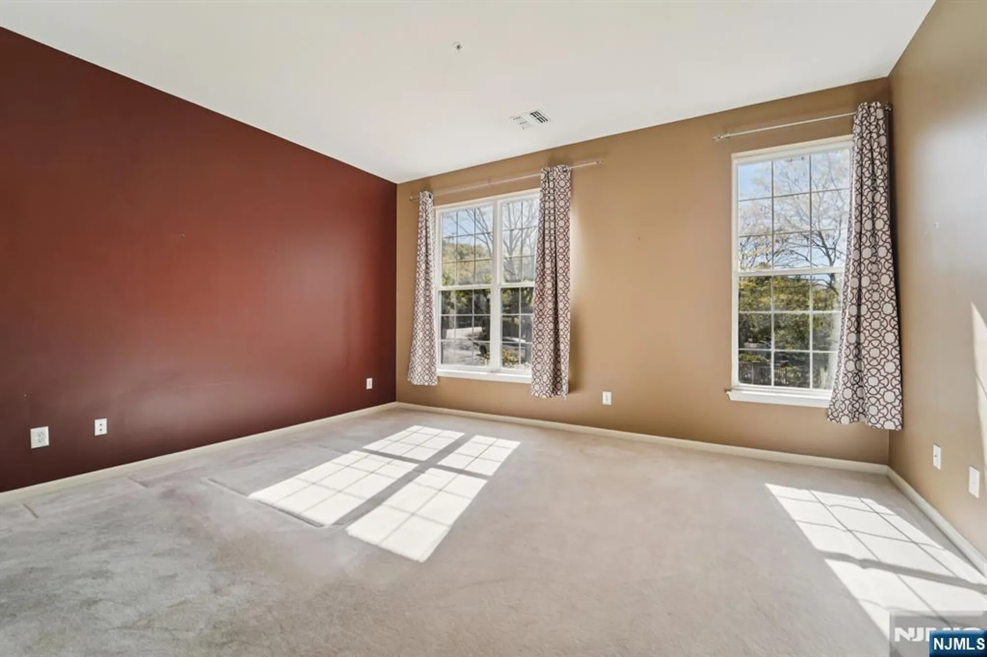 Property Slideshow image 14 of 38 | 801 four seasons dr, Wayne, NJ, 07470
