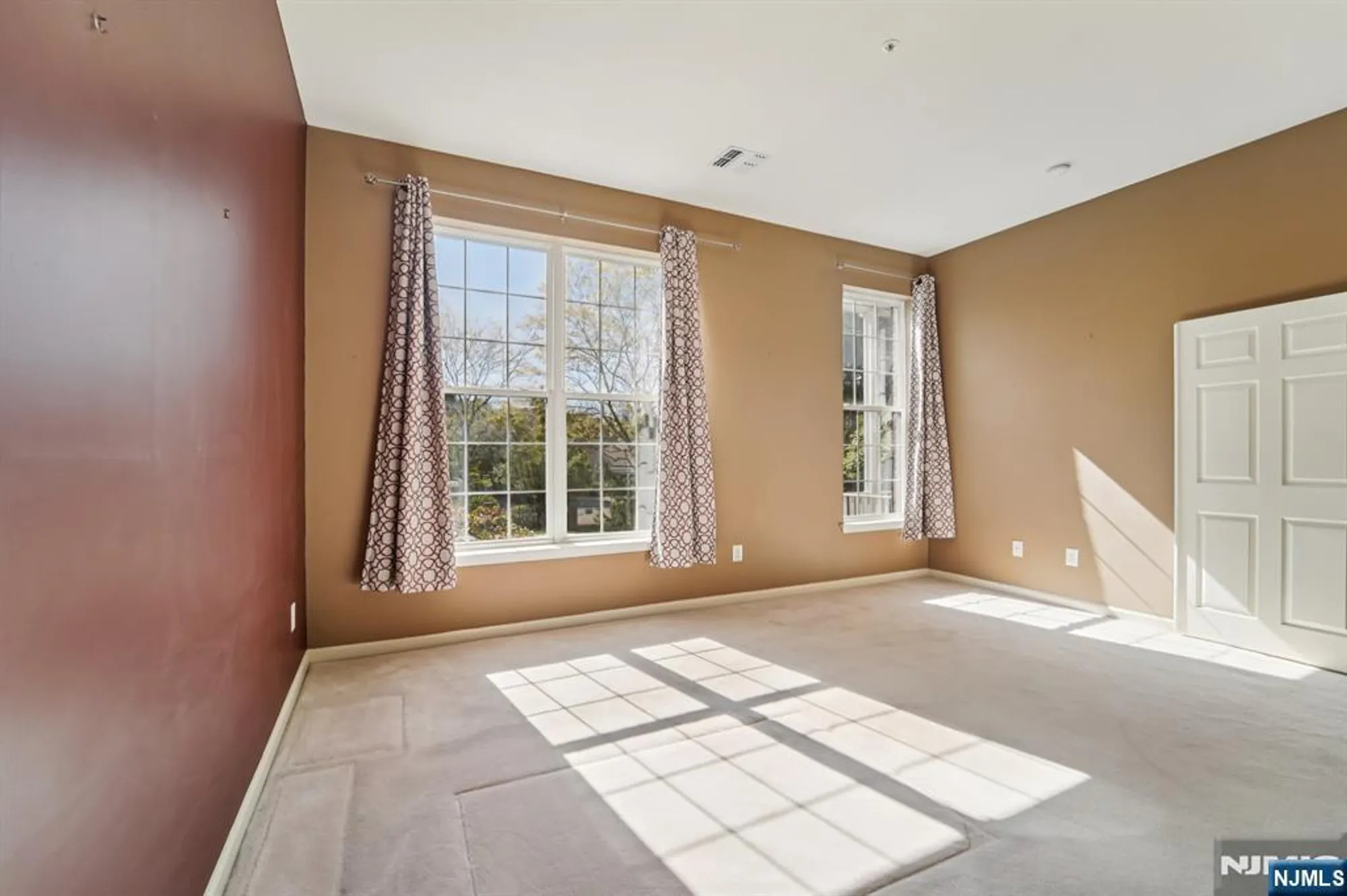 Property Slideshow image 16 of 38 | 801 four seasons dr, Wayne, NJ, 07470