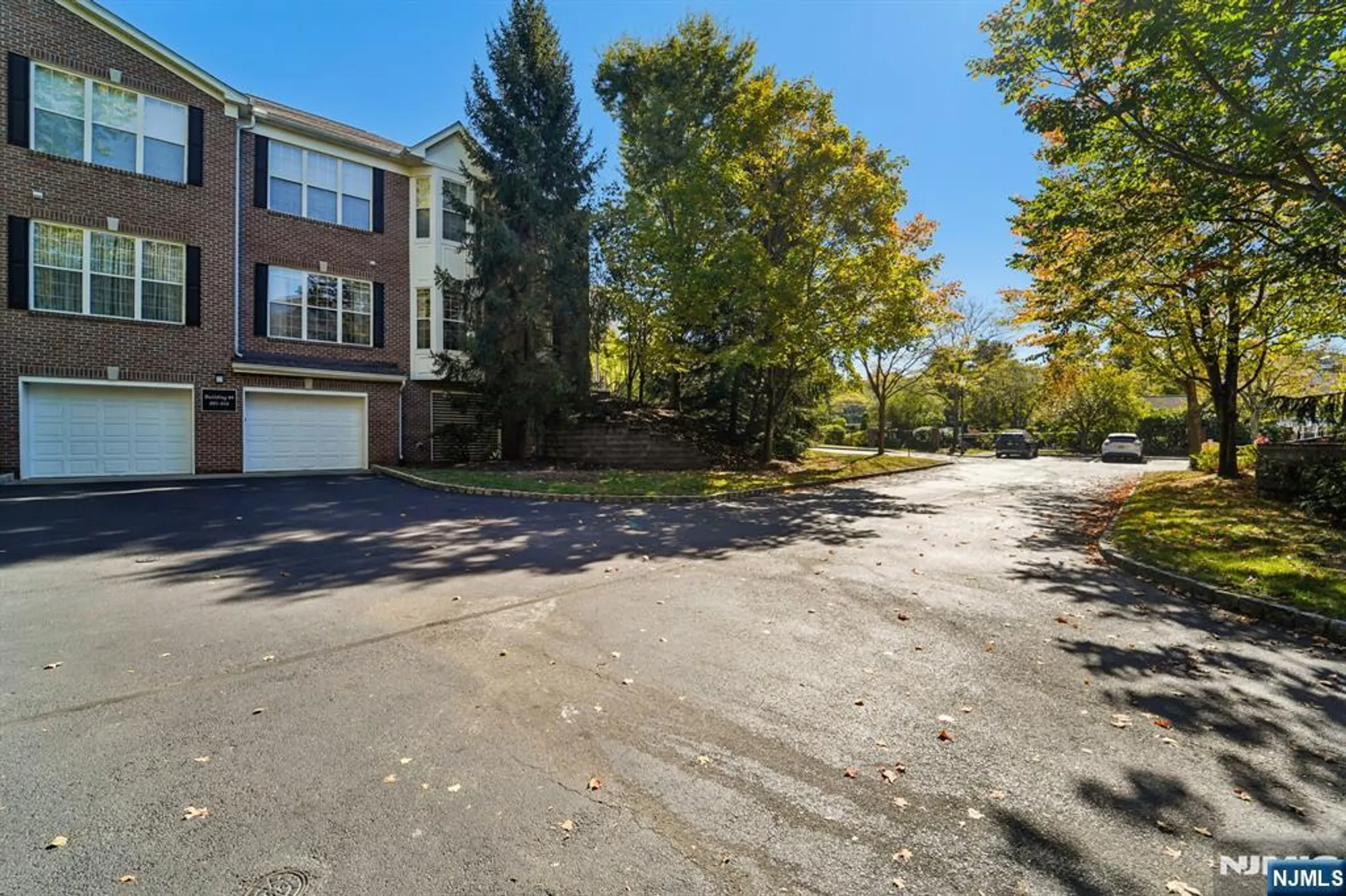 Property Slideshow image 28 of 38 | 801 four seasons dr, Wayne, NJ, 07470