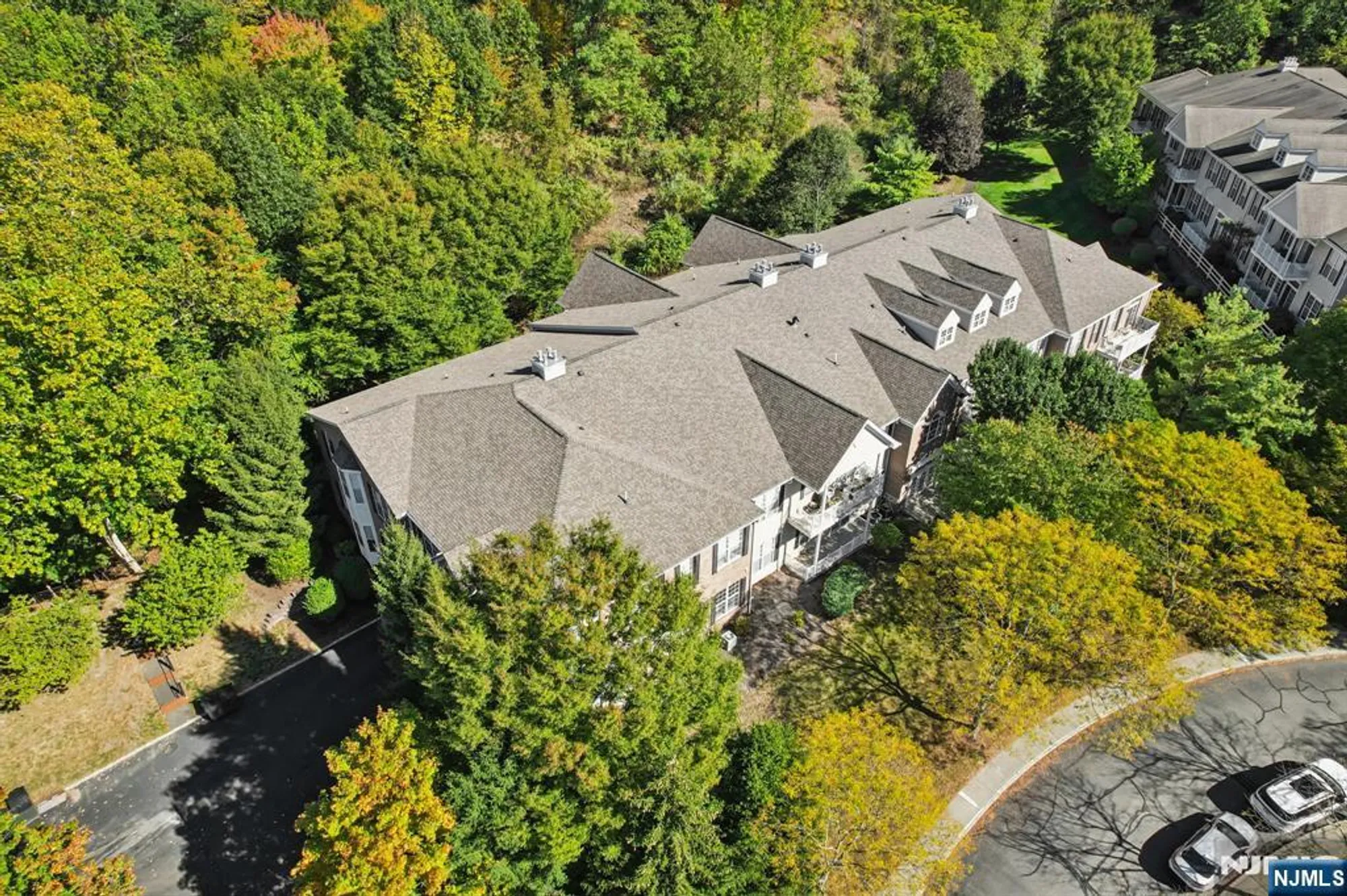 Property Slideshow image 29 of 38 | 801 four seasons dr, Wayne, NJ, 07470