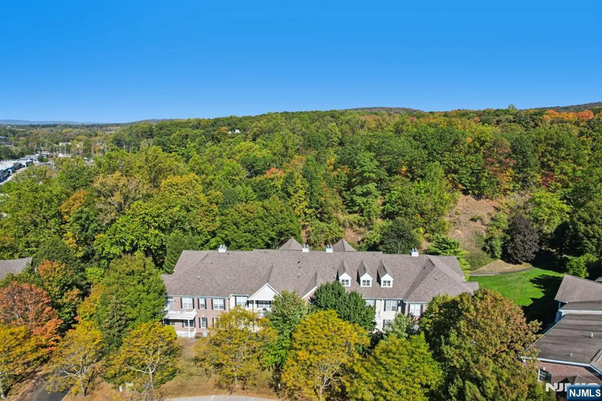 Property Slideshow image 35 of 38 | 801 four seasons dr, Wayne, NJ, 07470