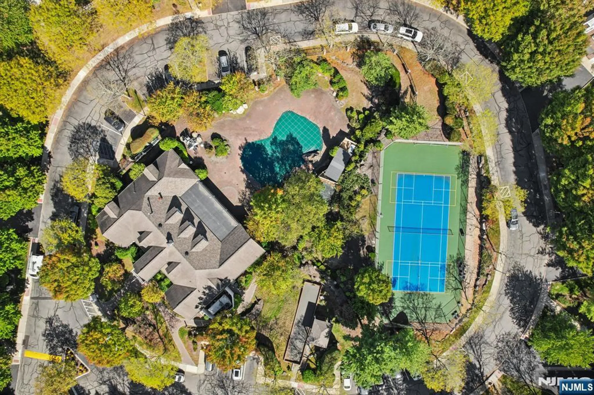 Property Slideshow image 36 of 38 | 801 four seasons dr, Wayne, NJ, 07470