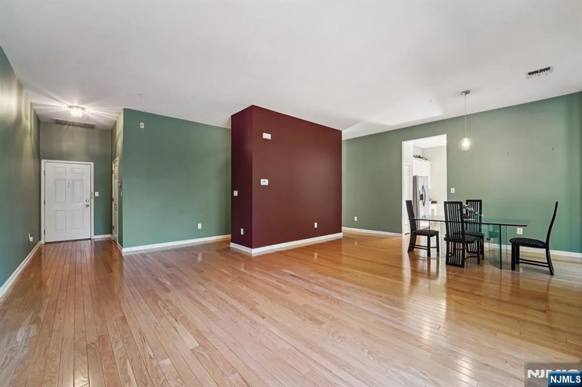 Property Slideshow image 7 of 38 | 801 four seasons dr, Wayne, NJ, 07470