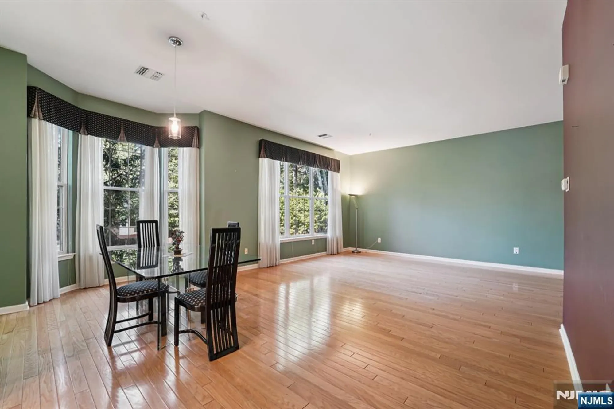 Property Slideshow image 9 of 38 | 801 four seasons dr, Wayne, NJ, 07470