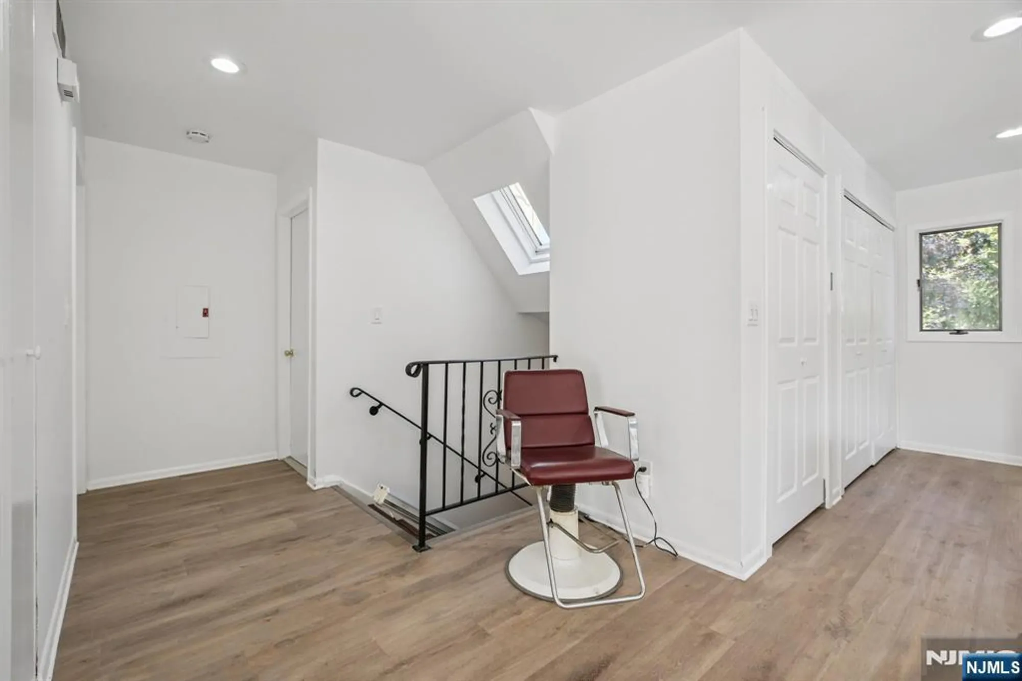 Property Slideshow image 15 of 27 | 136 changebridge rd b8, Montville, NJ, 07045