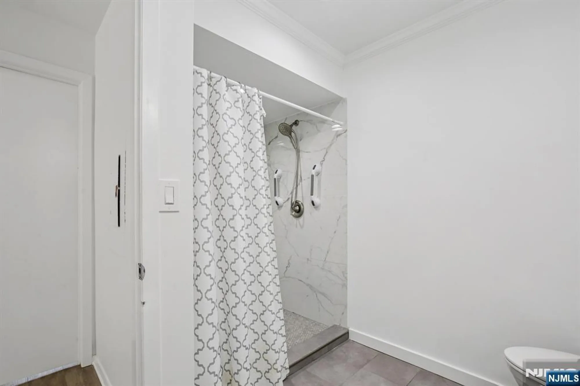 Property Slideshow image 17 of 27 | 136 changebridge rd b8, Montville, NJ, 07045