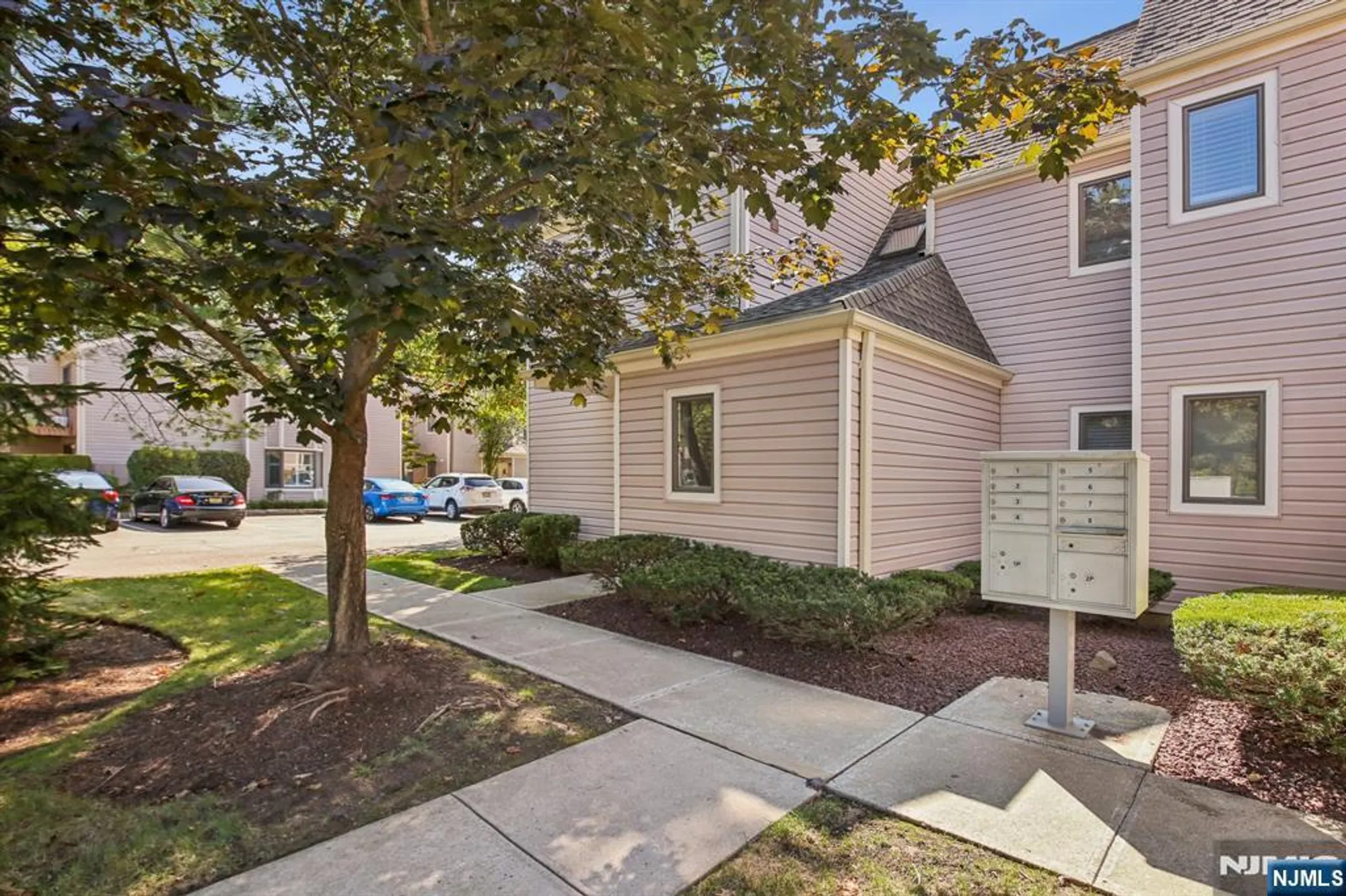 Property Slideshow image 4 of 27 | 136 changebridge rd b8, Montville, NJ, 07045