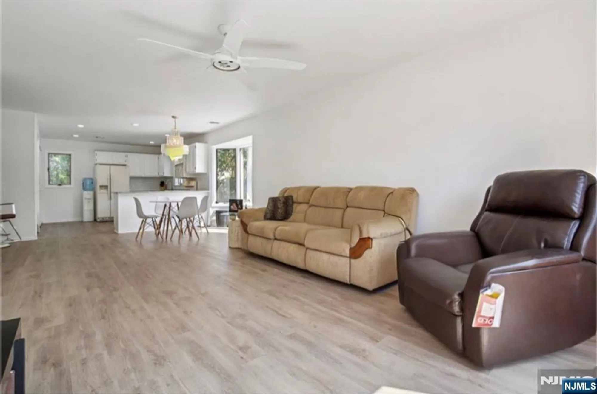 Property Slideshow image 5 of 27 | 136 changebridge rd b8, Montville, NJ, 07045