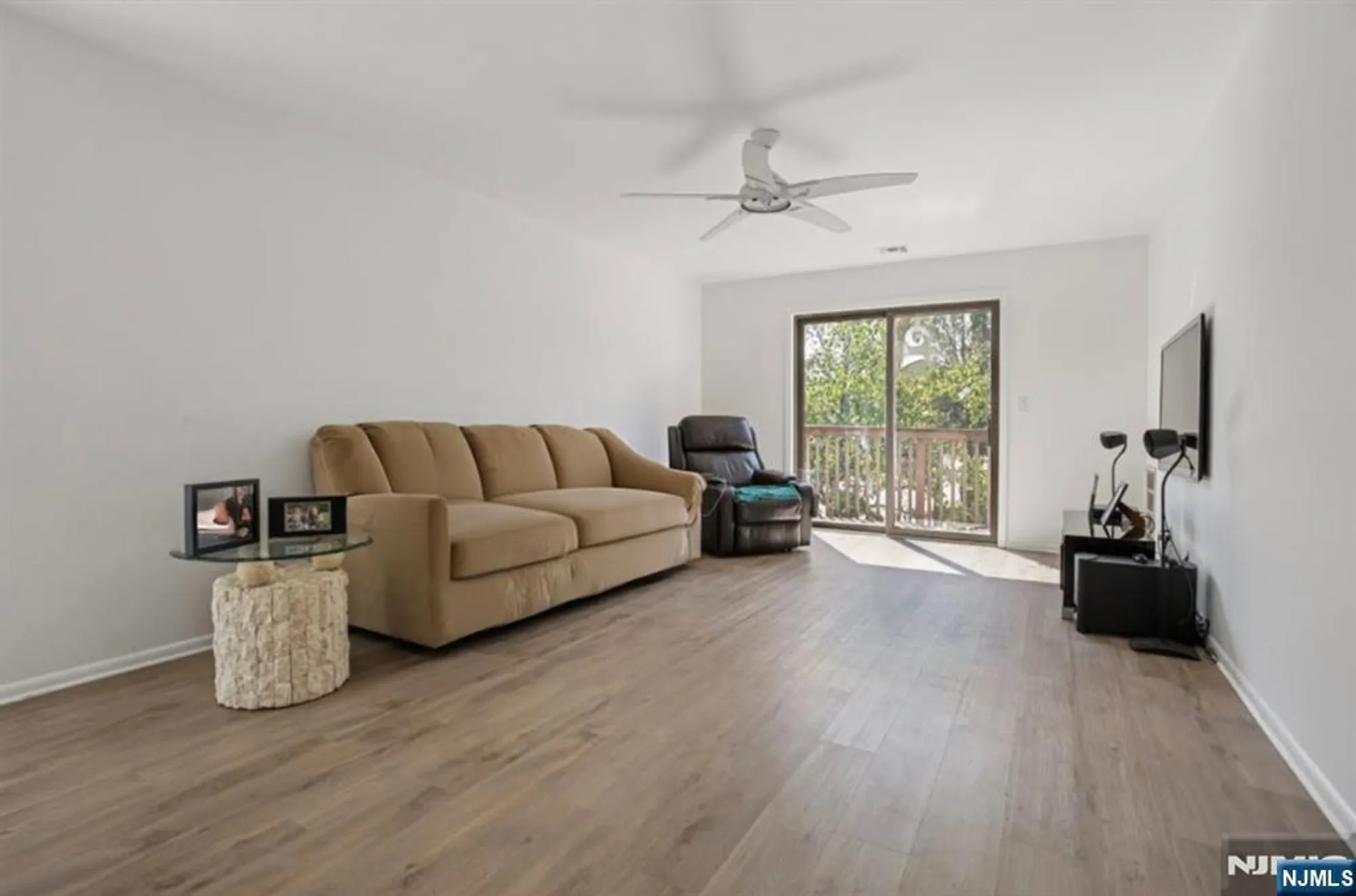 Property Slideshow image 6 of 27 | 136 changebridge rd b8, Montville, NJ, 07045