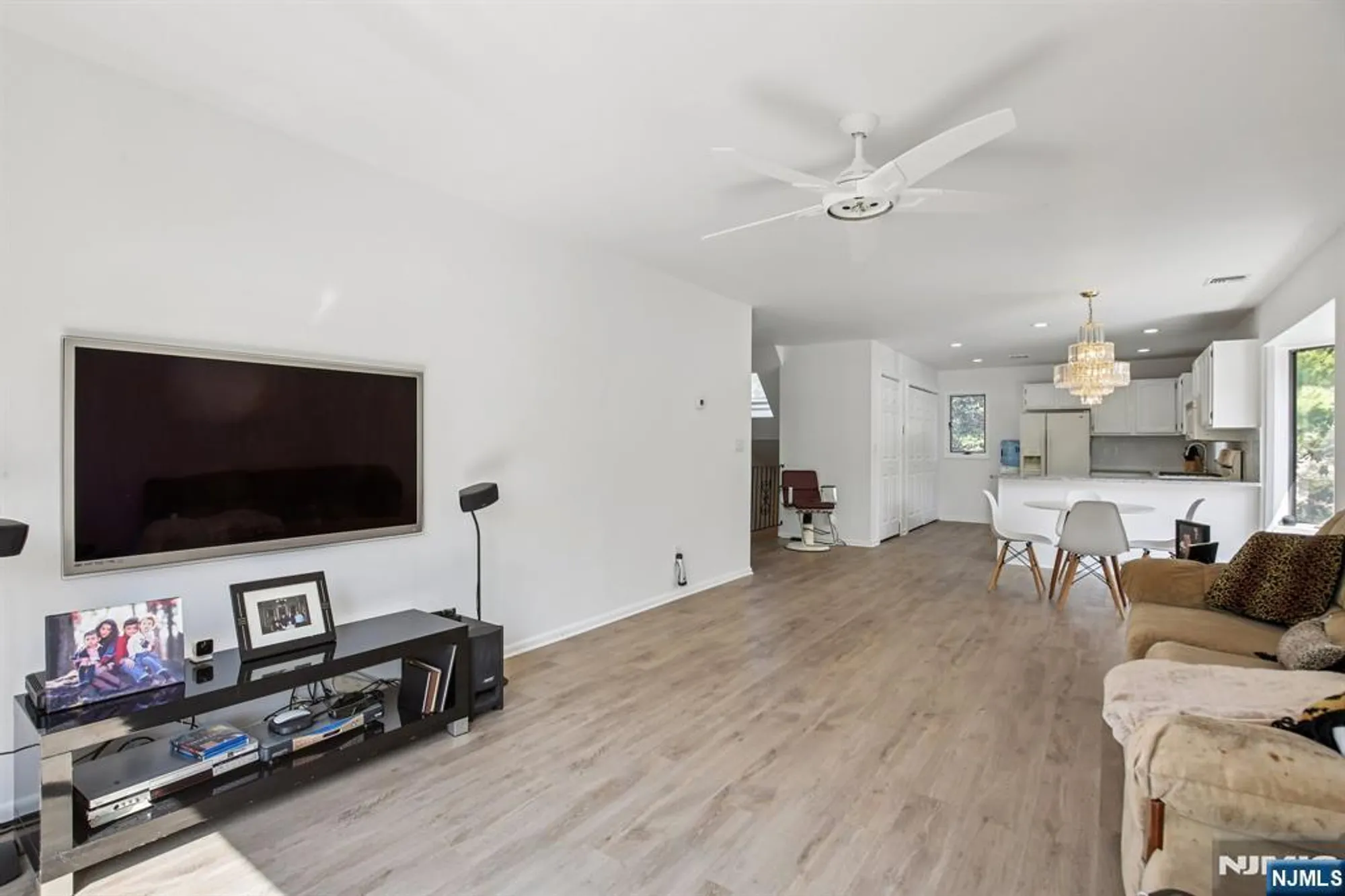 Property Slideshow image 7 of 27 | 136 changebridge rd b8, Montville, NJ, 07045