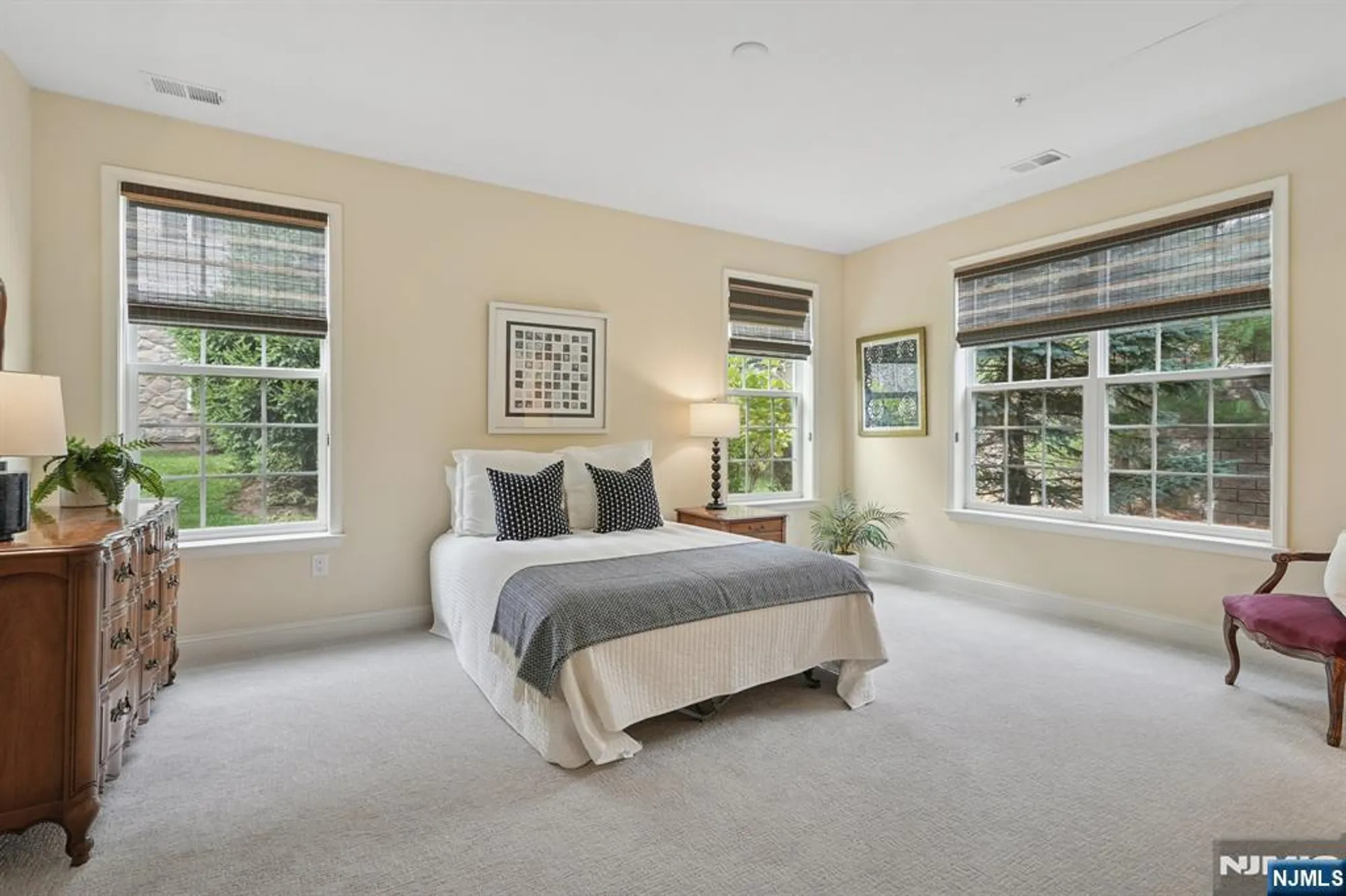 Property Slideshow image 14 of 45 | 6 pebble rd unit d1, Woodland Park, NJ, 07424