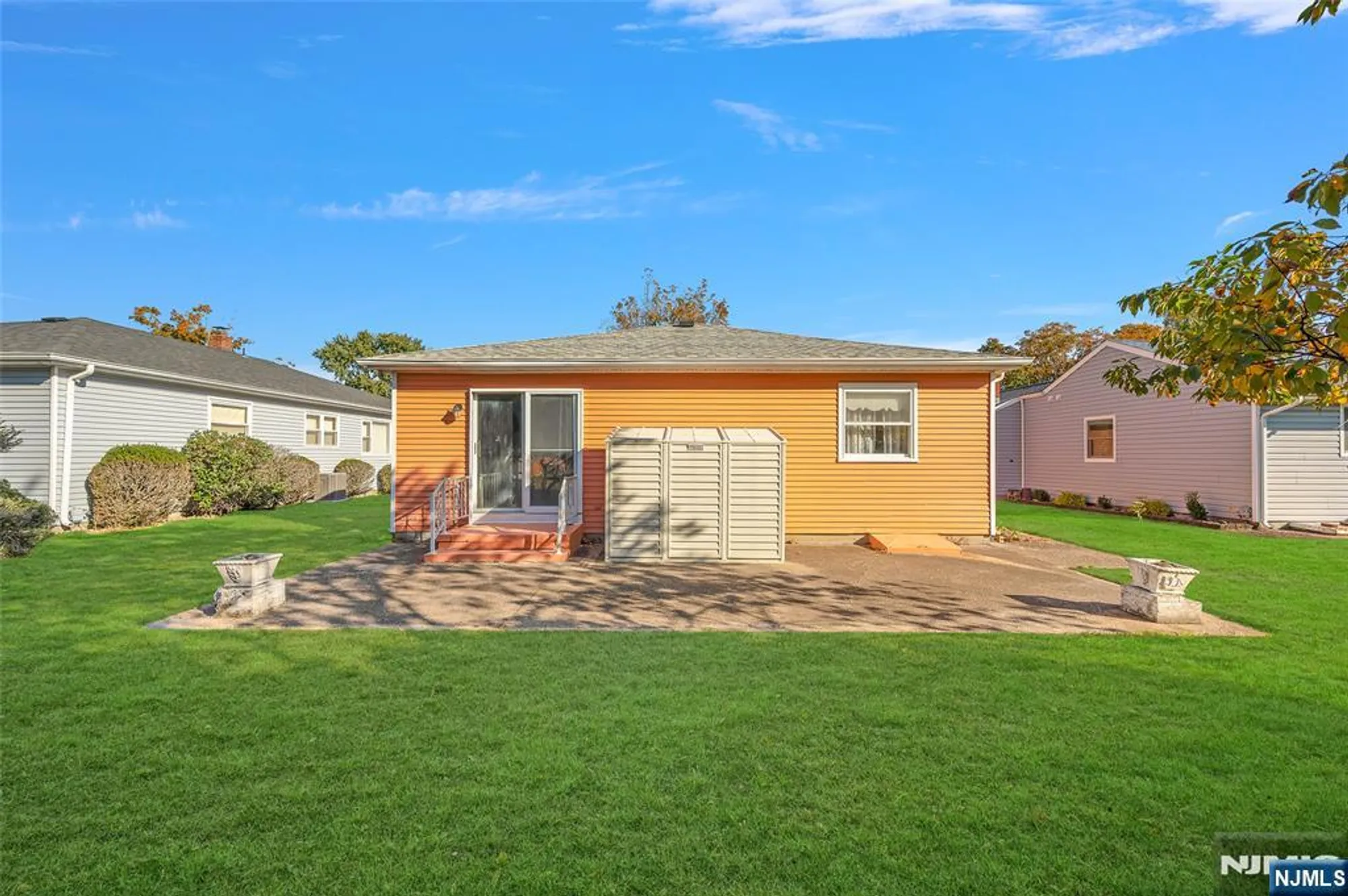 Property Slideshow image 13 of 15 | 19 georgetown dr, Toms River, NJ, 08757