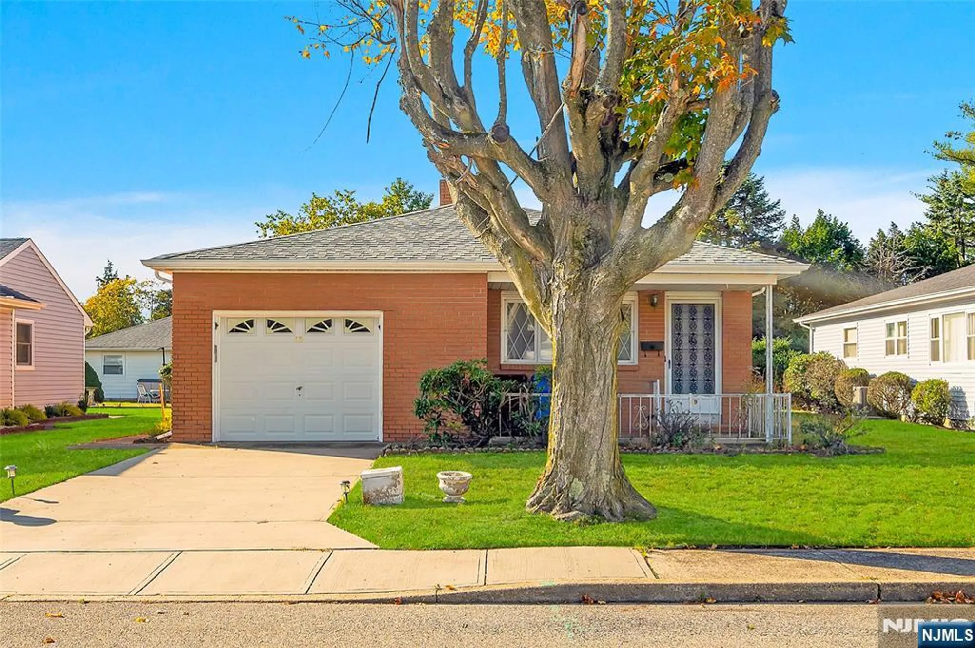 Property Slideshow image 3 of 15 | 19 georgetown dr, Toms River, NJ, 08757